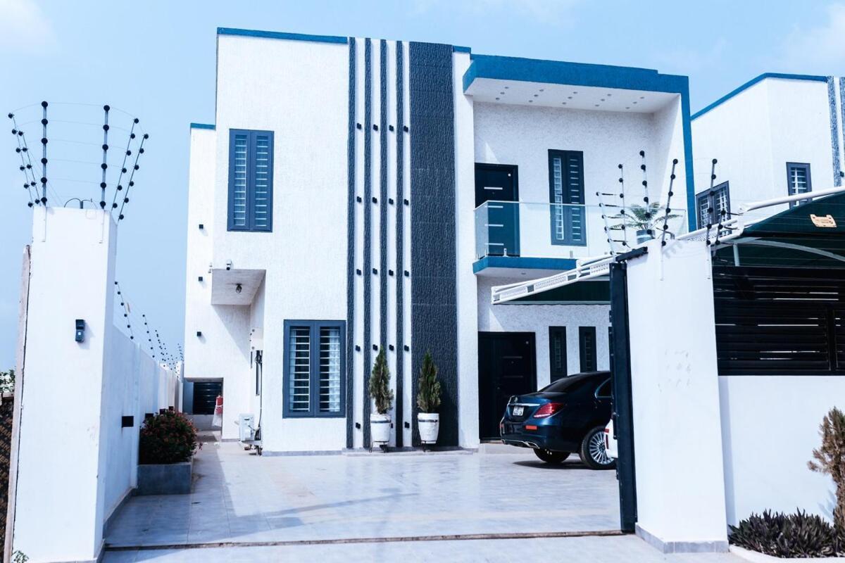 Accra East Legon * Hanoi