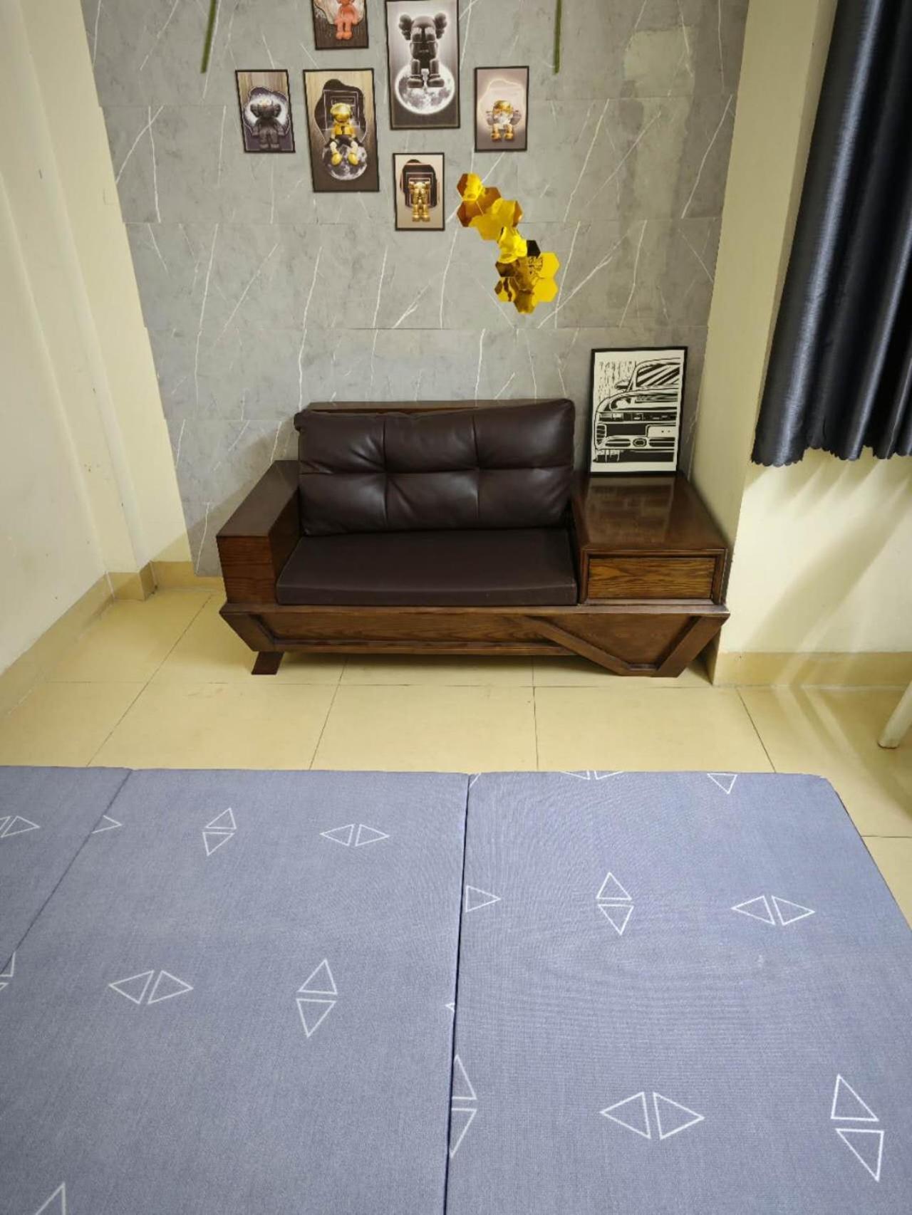 Gtr Rumah tetamu *