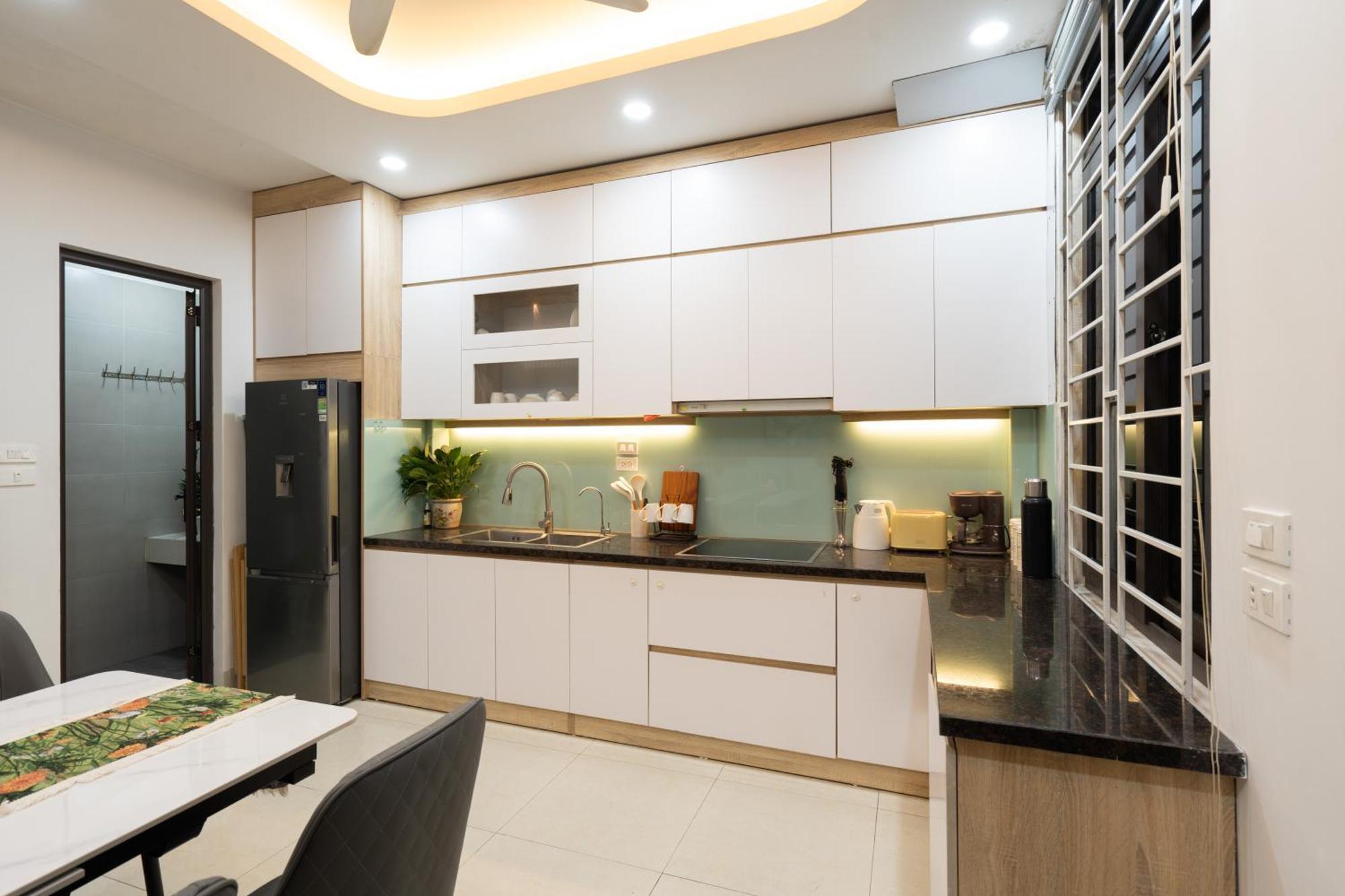 Of Serenity - 3 Bedroom & 3 Baths - 1' To Hoan Kiem & Old Quarter Apartment *