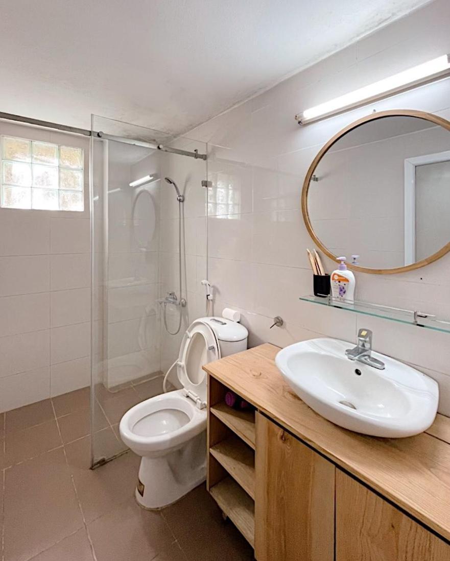 Luli - 40m Newly Built House, Luxury Location, Quiet Place * Hanoi