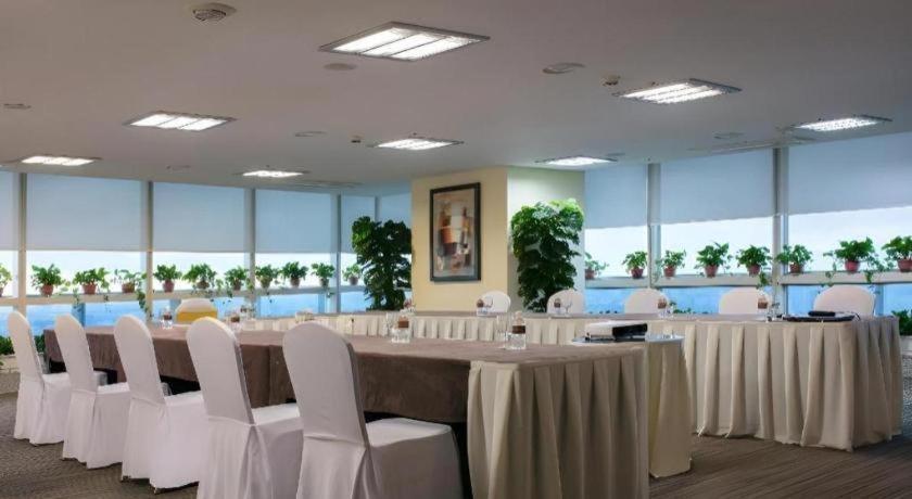 Hotel Calidas Landmark72 Royal 5*
