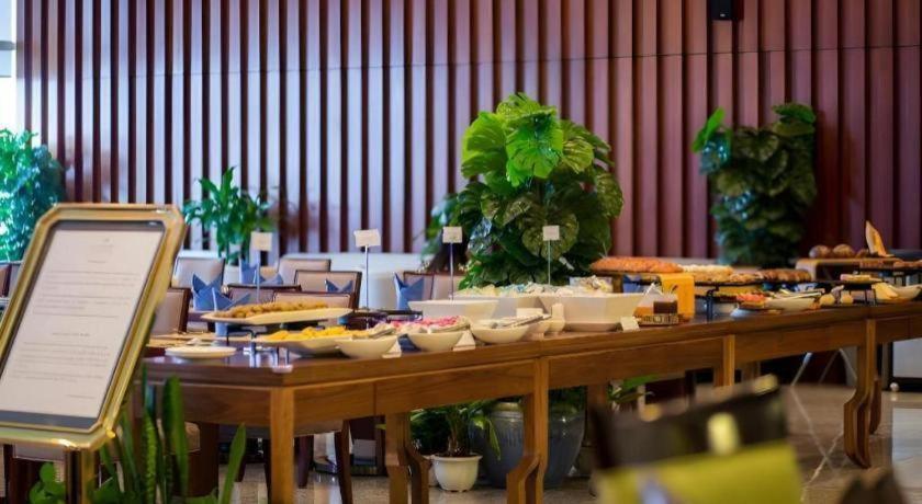 Calidas Landmark72 Royal 5* Hanoi