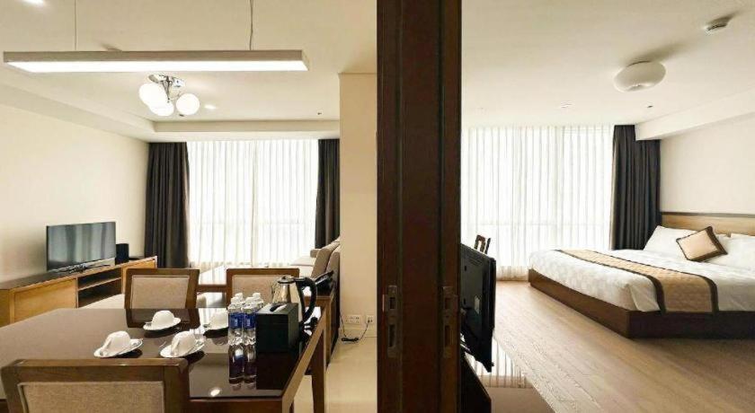 Calidas Landmark72 Royal Hotel 5*