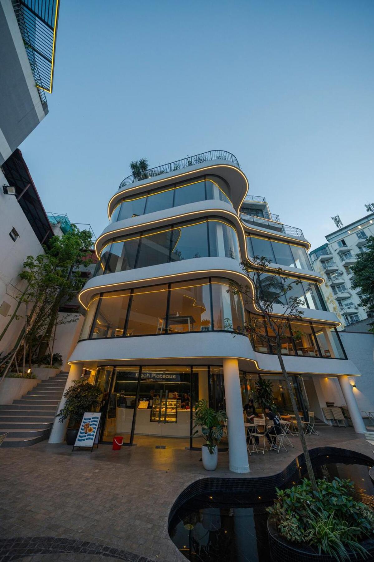 Ho 1 Phong Ngu View Ho Tay Phong 801 Hanoi