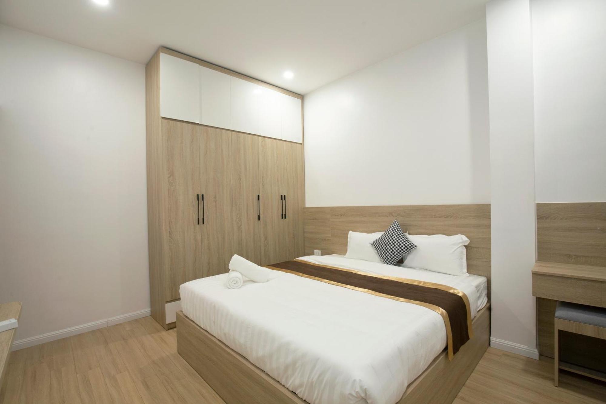 Sumitomo 3 For Japanese At 535 Kim Ma * Hanoi