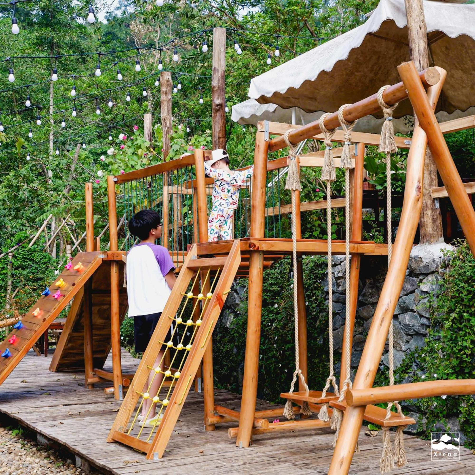 Xieng Retreat * Hanoi