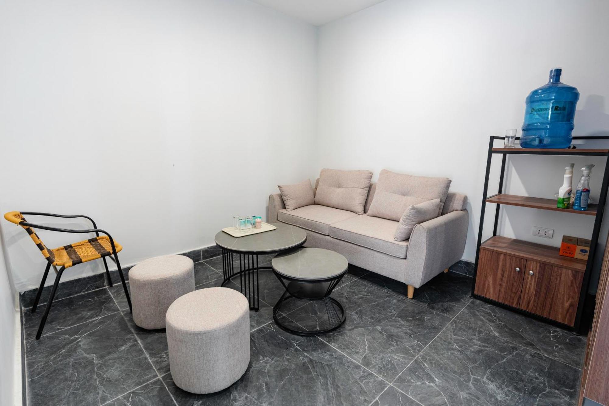 Golden Crown Long Bien Hotel 3*