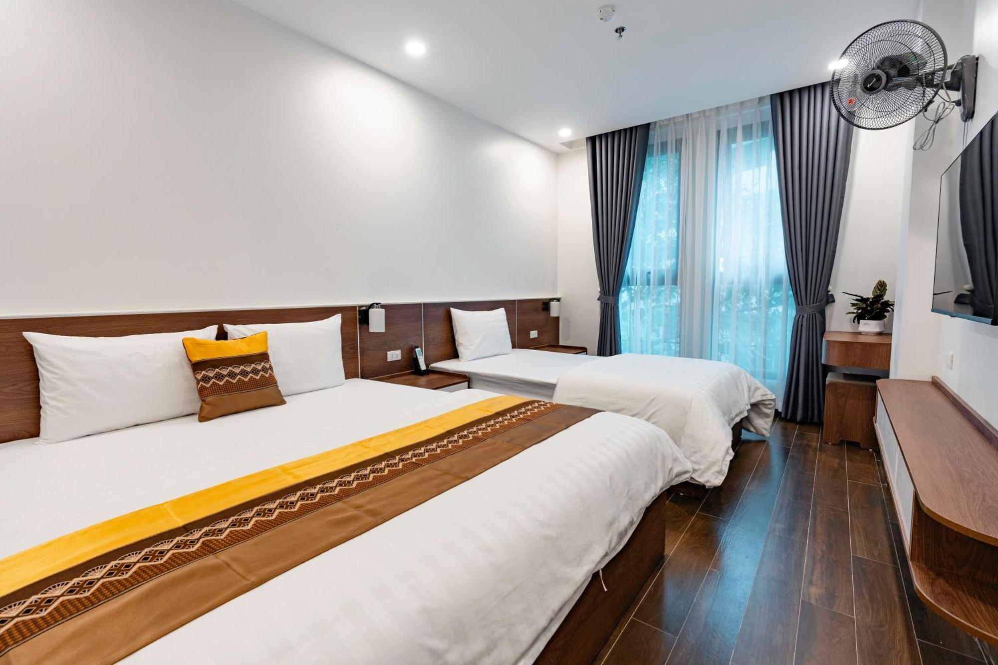 Golden Crown Long Bien Hotel