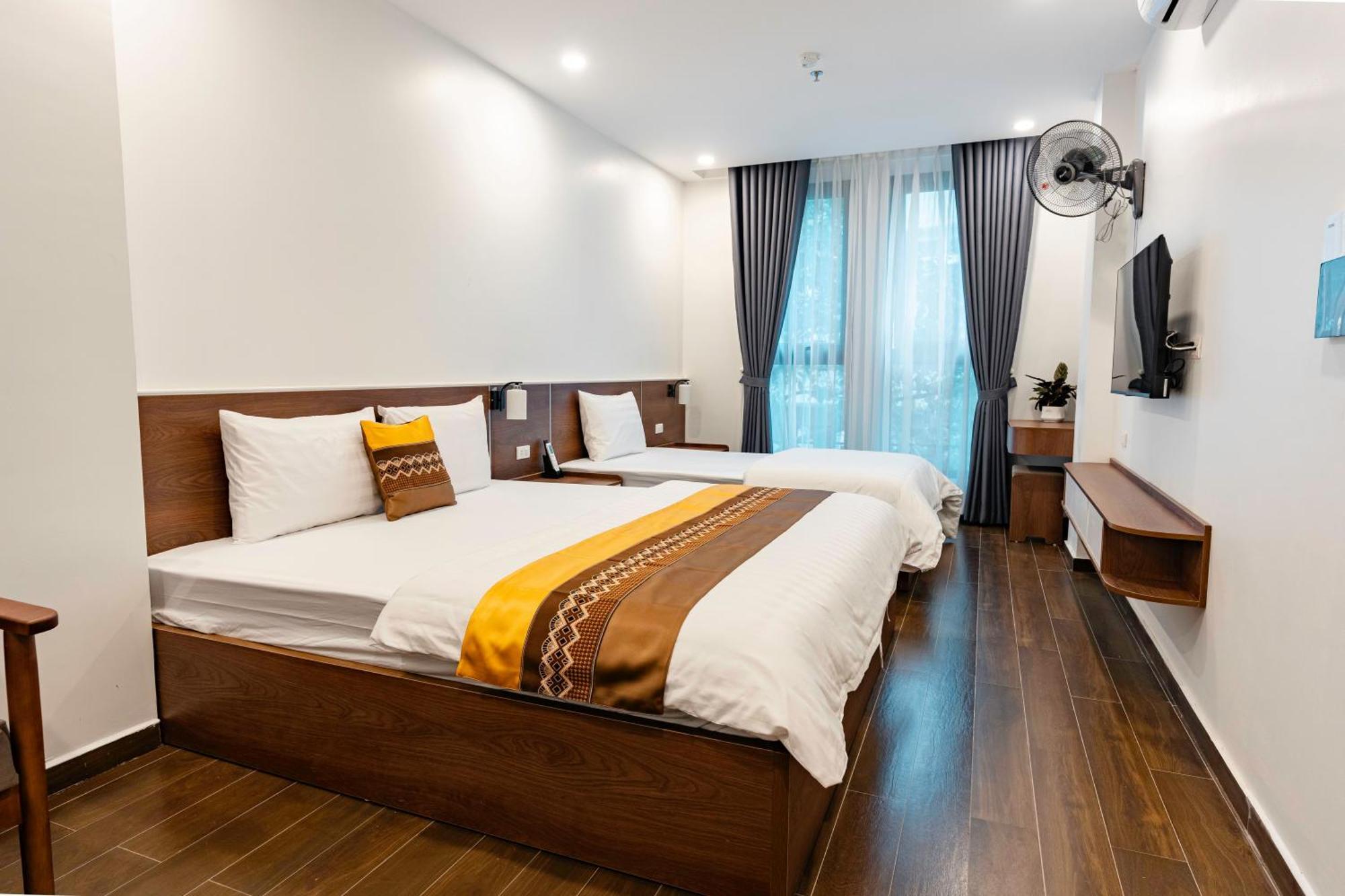 Golden Crown Long Bien Hotel Hanoi