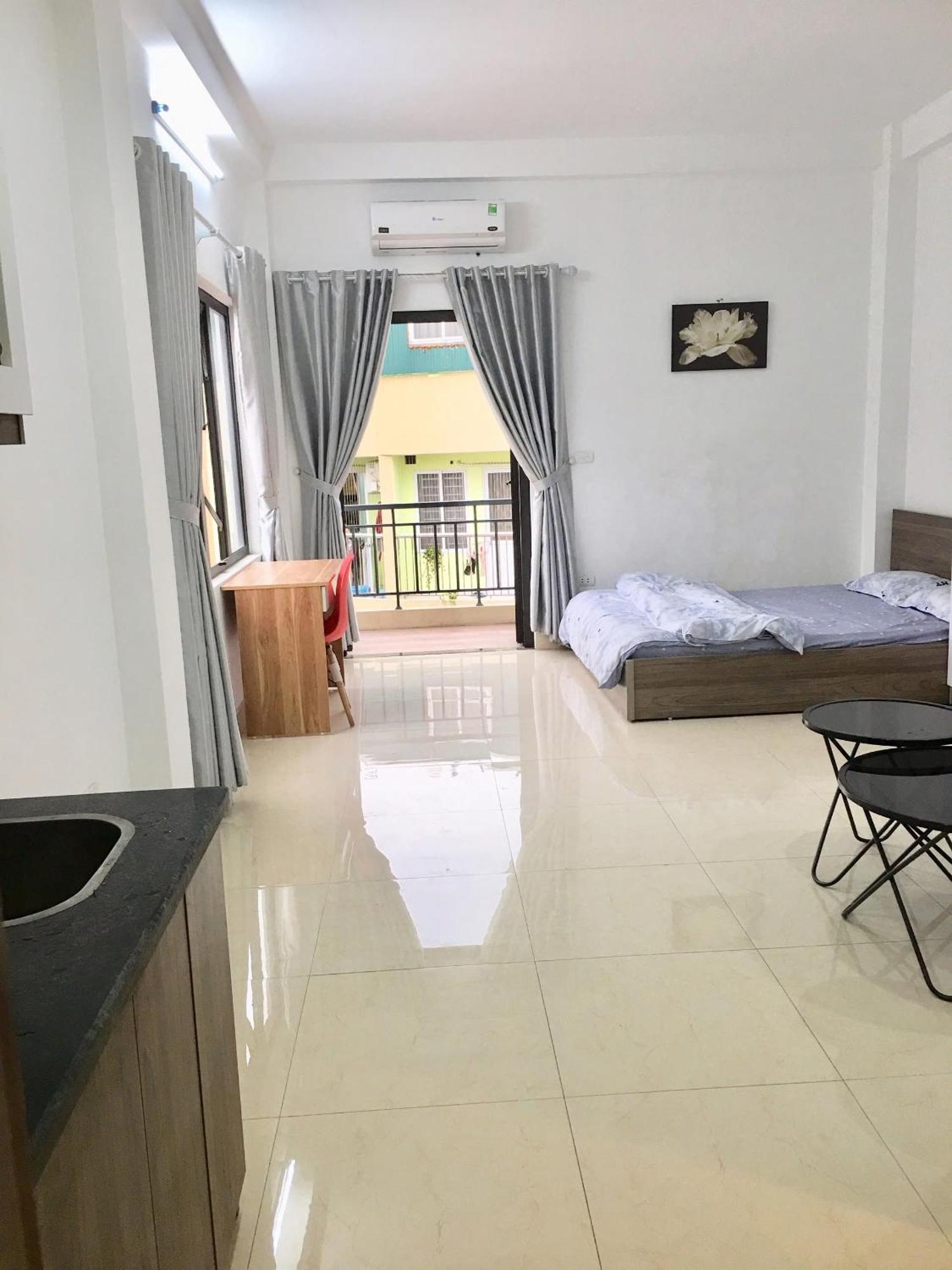 Apartment Ho Nhieu Cua So