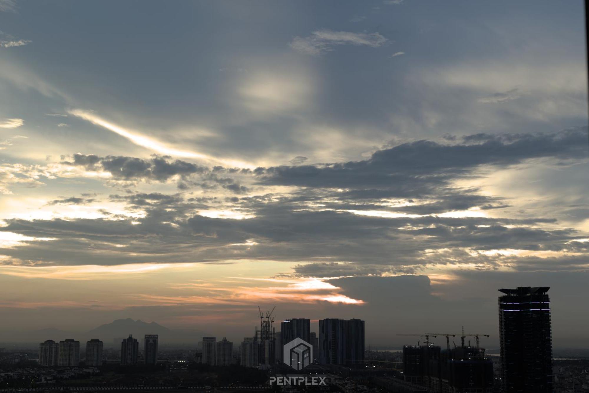 Pentplex Duplex West Ha Noi Apartment *