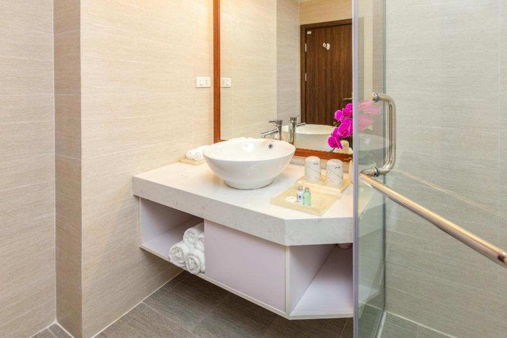 Hotel Sen Hidden Charm Hanoi