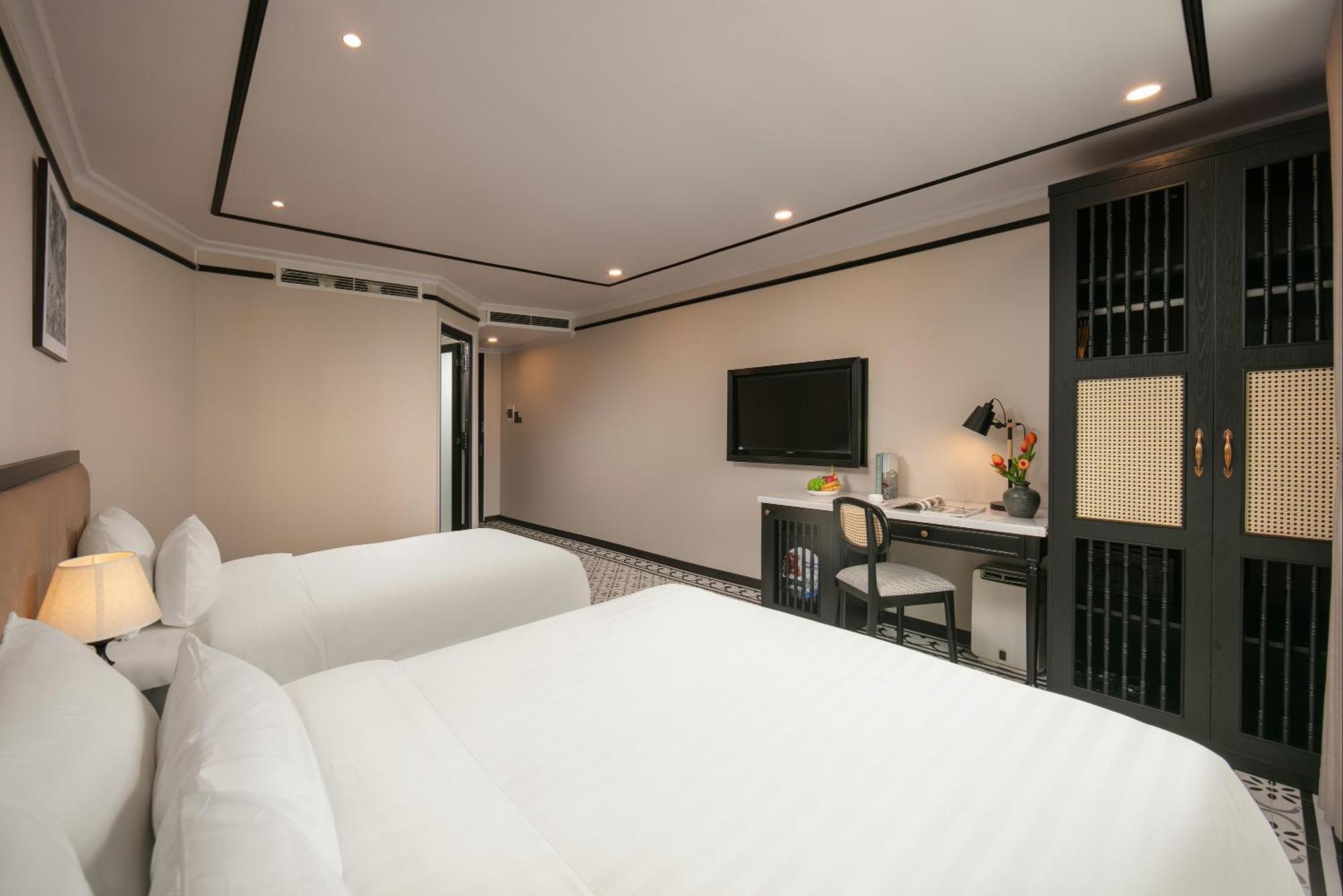 Paradise Grand Hotel 4*