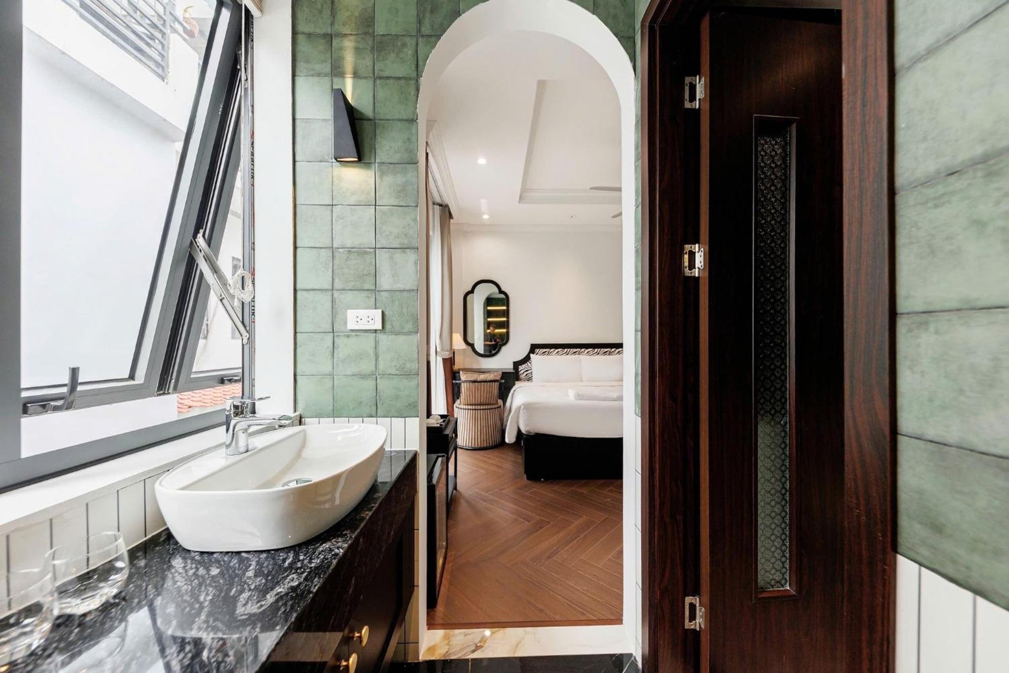 La In Heart Of Hanoi-rooftop Jacuzzi-shuttle Included Hanoi