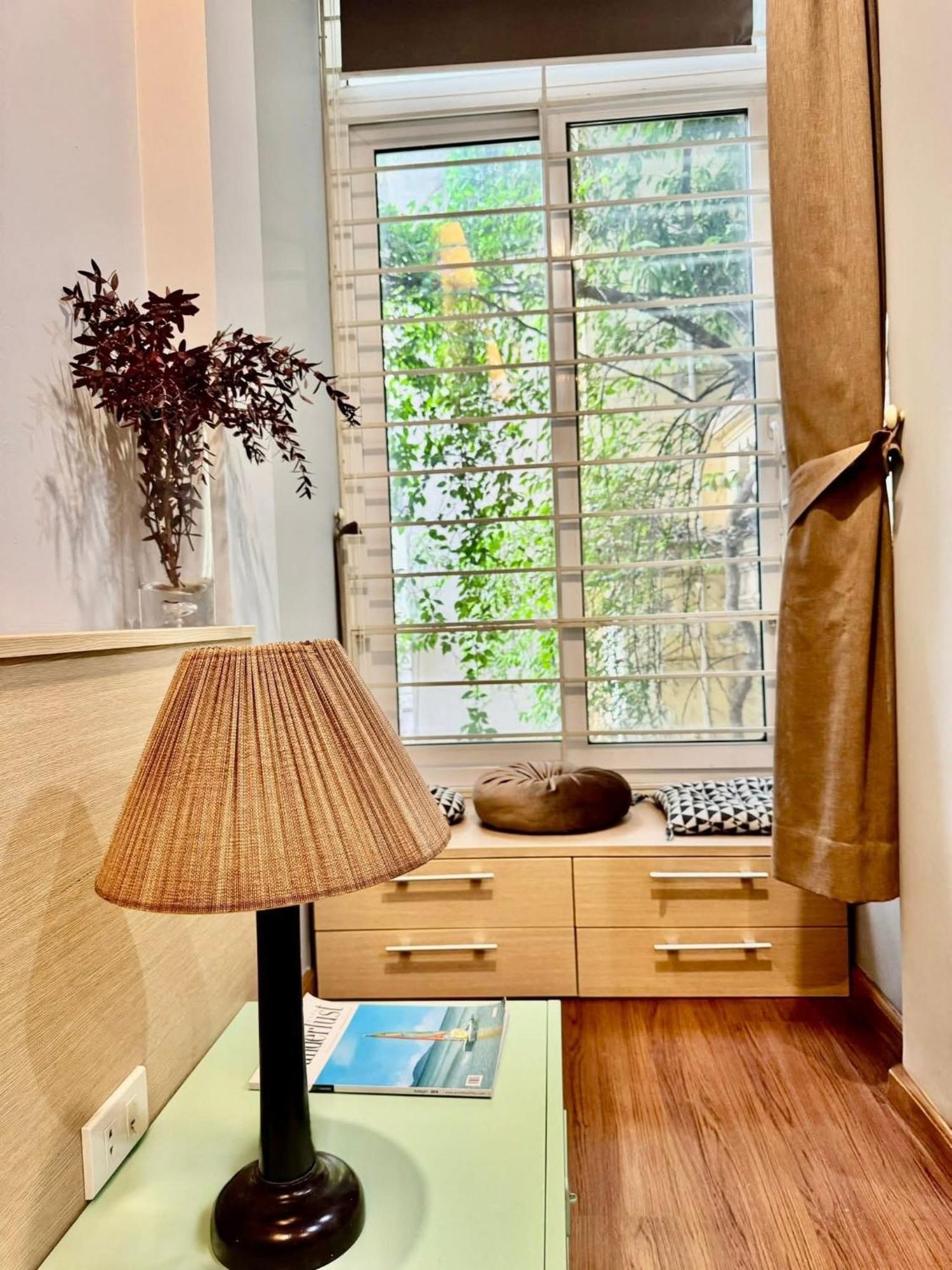 Apartment La In Heart Of Hanoi-rooftop Jacuzzi-shuttle Included