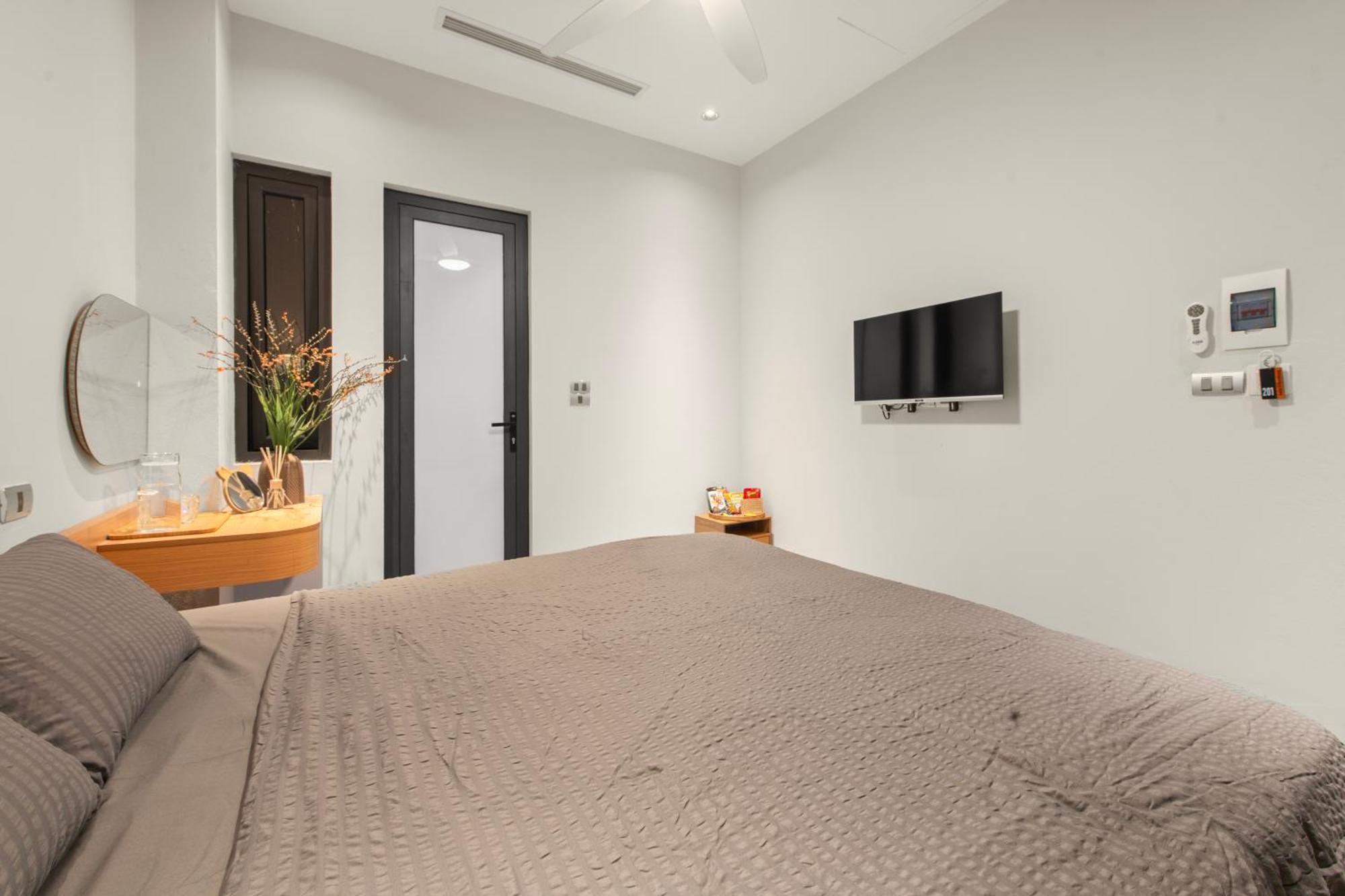 Lane 9 Aparthotel