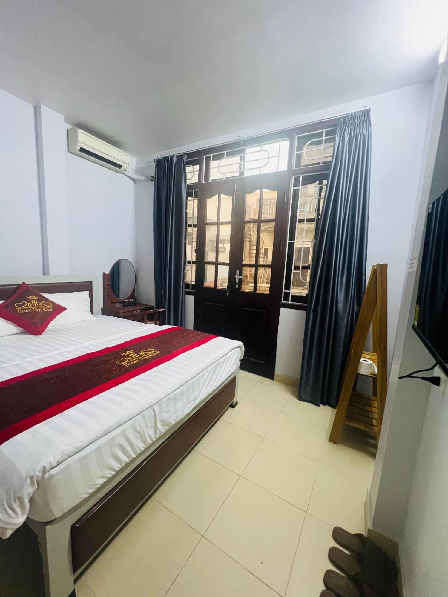 Bed & Breakfast Khach San Ho Tay House Thuy Khue Hanoi