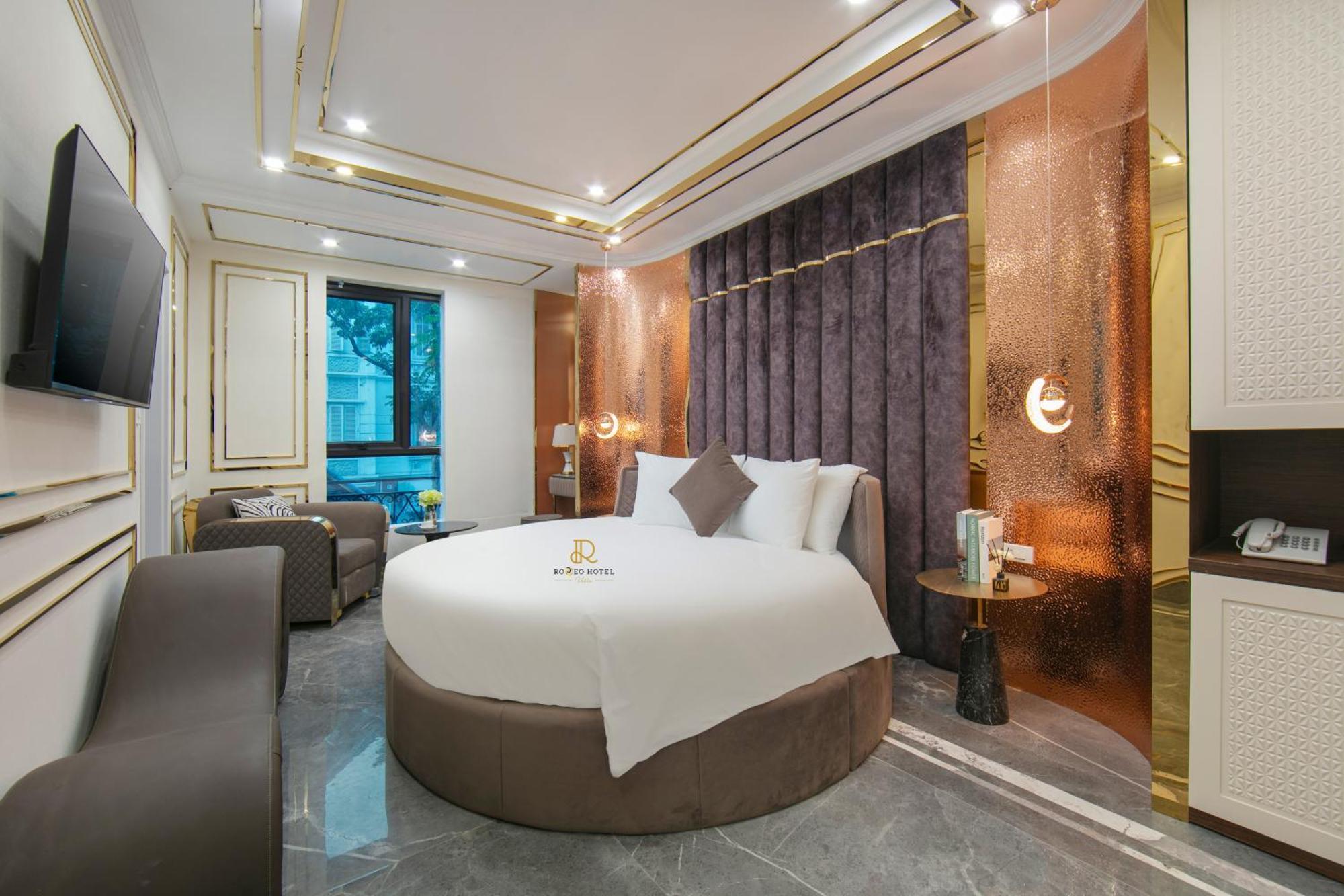 Romeo Linh Dam 1 - By Bay Luxury 2*