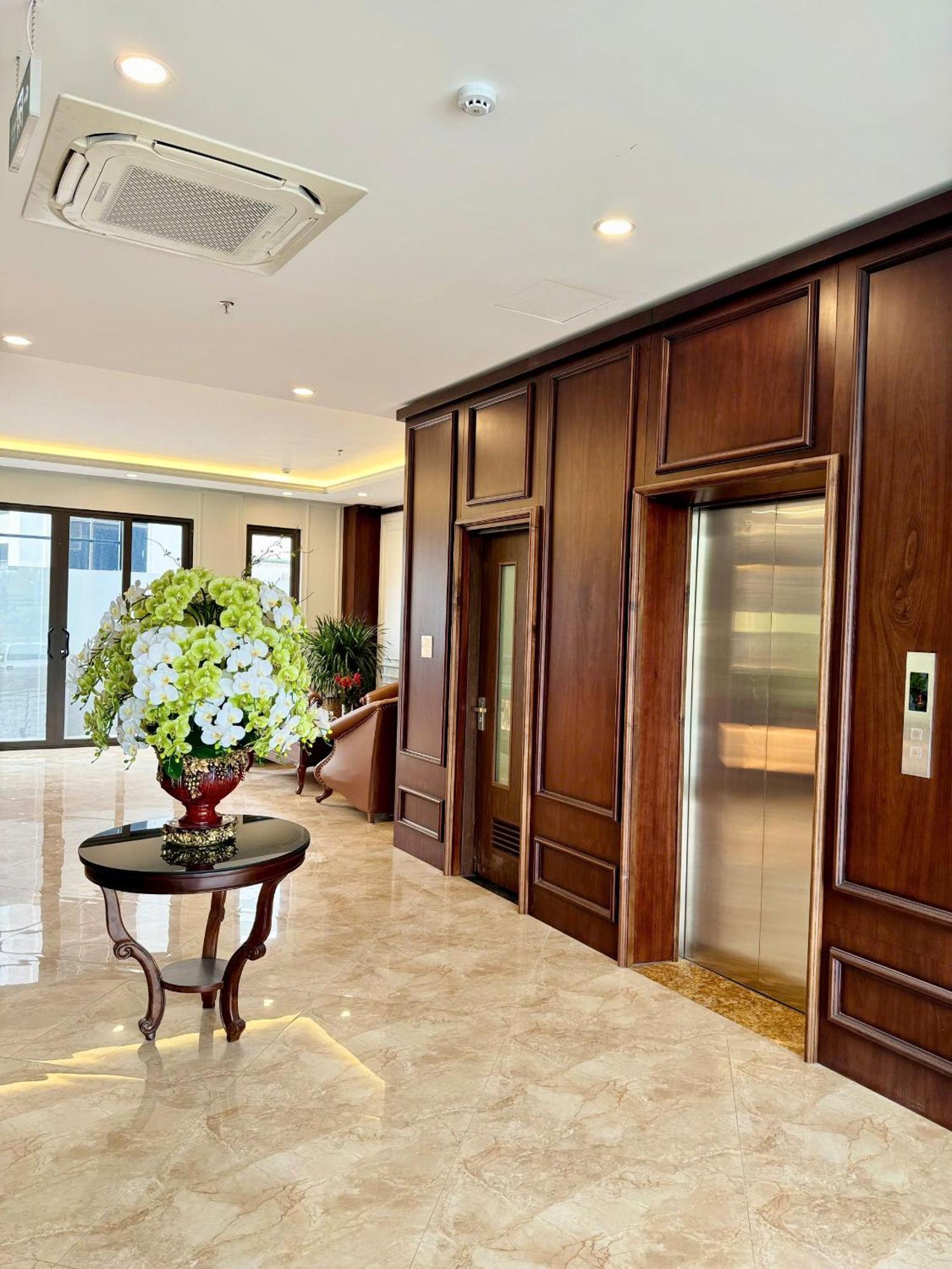 Luxury Hotel Hanoi