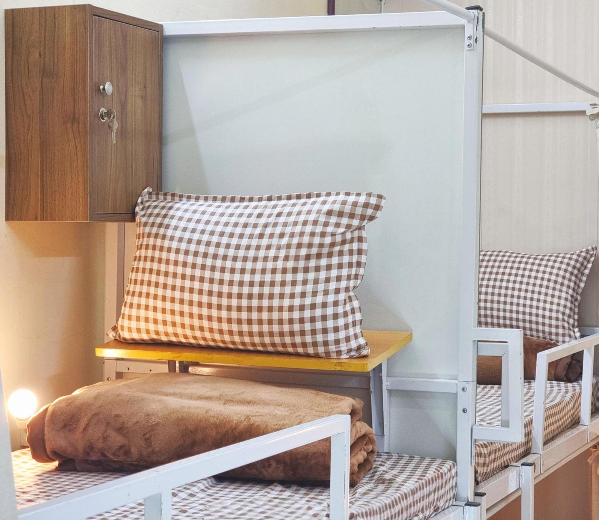 Lushstay - Train Street Hostel Hanoi