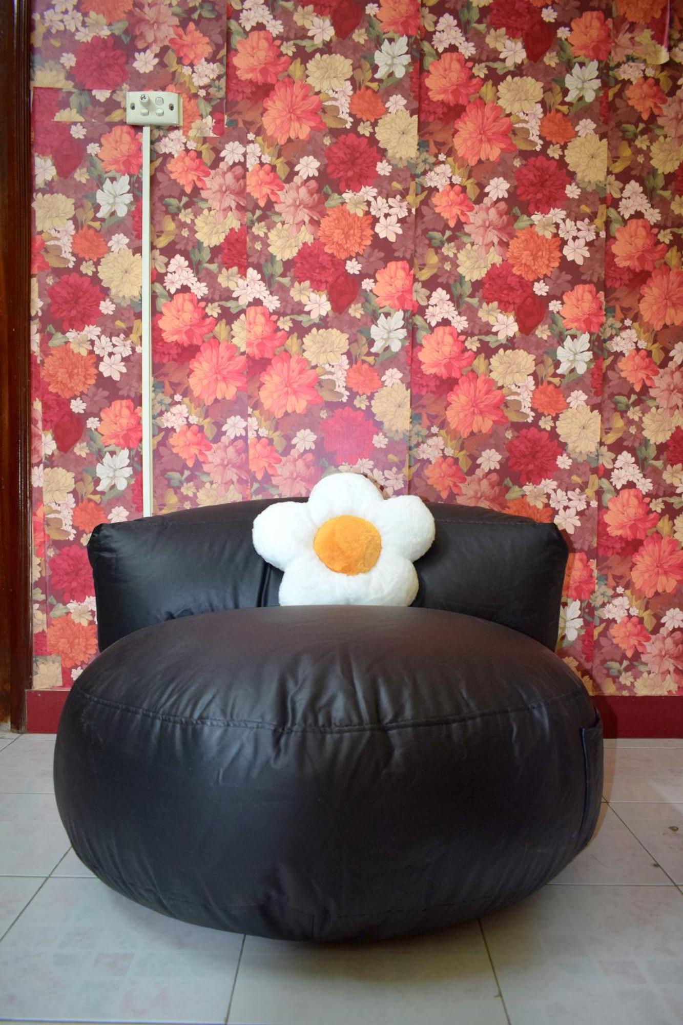 Lushstay Train Street - Cozy Hotel Hanoi