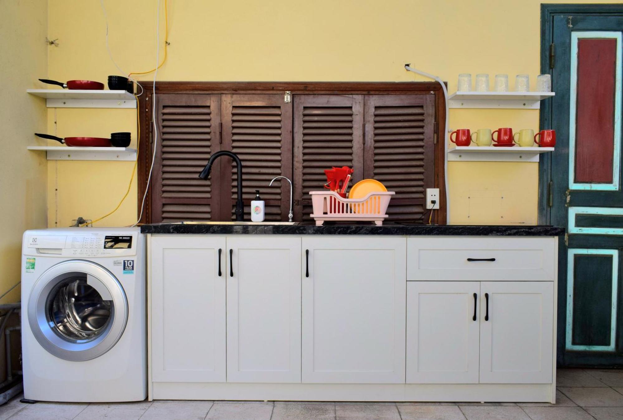 Lushstay Train Street - Cozy Hotel Hanoi