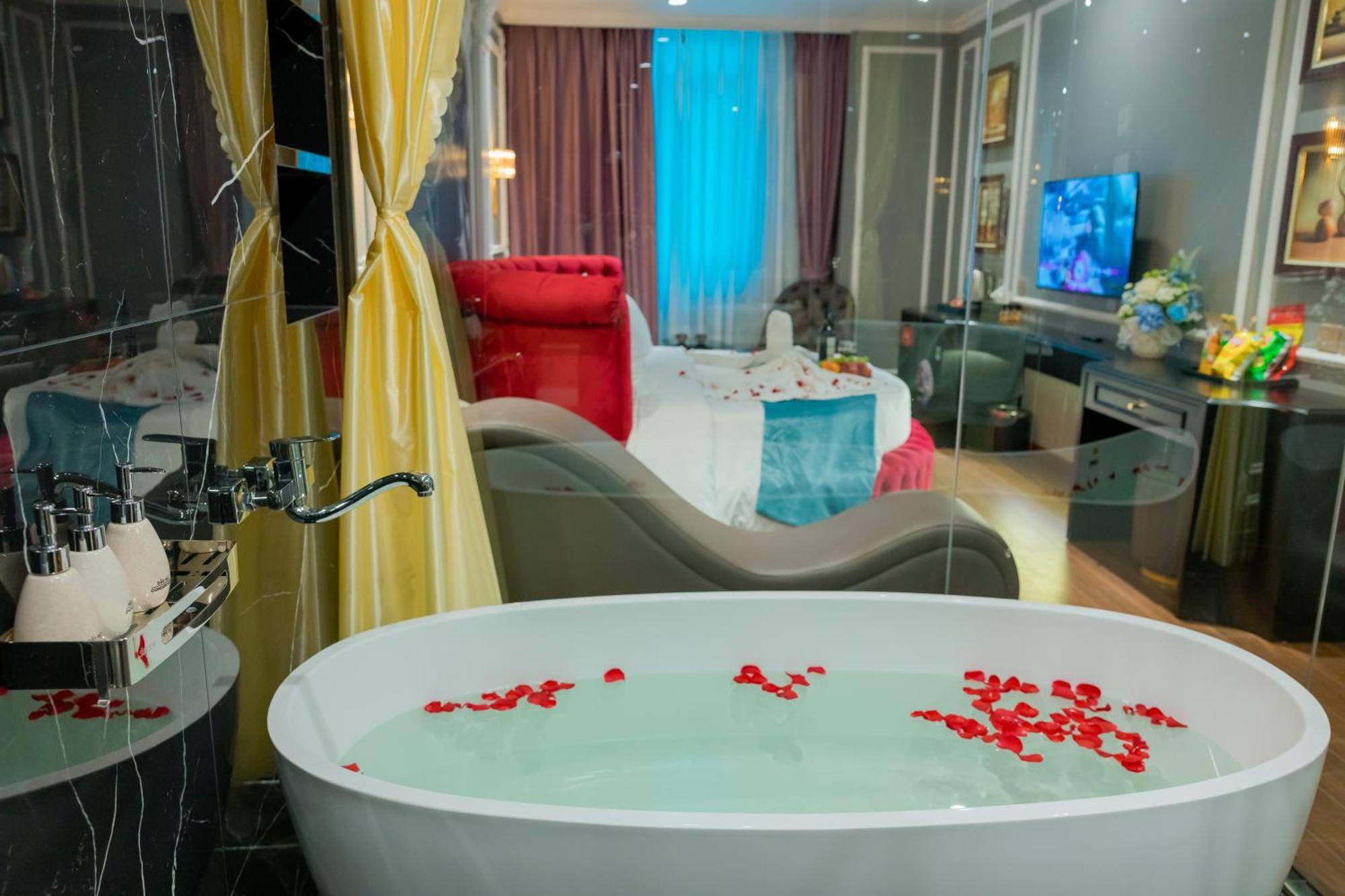 Lotus Aroma Hotel