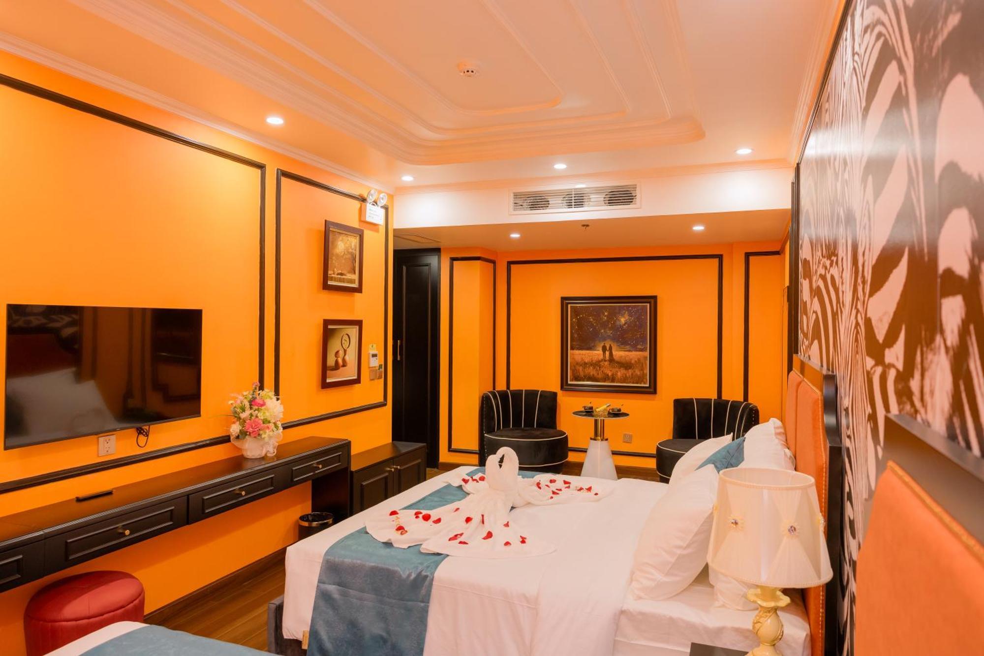 Lotus Aroma Hotel 2*