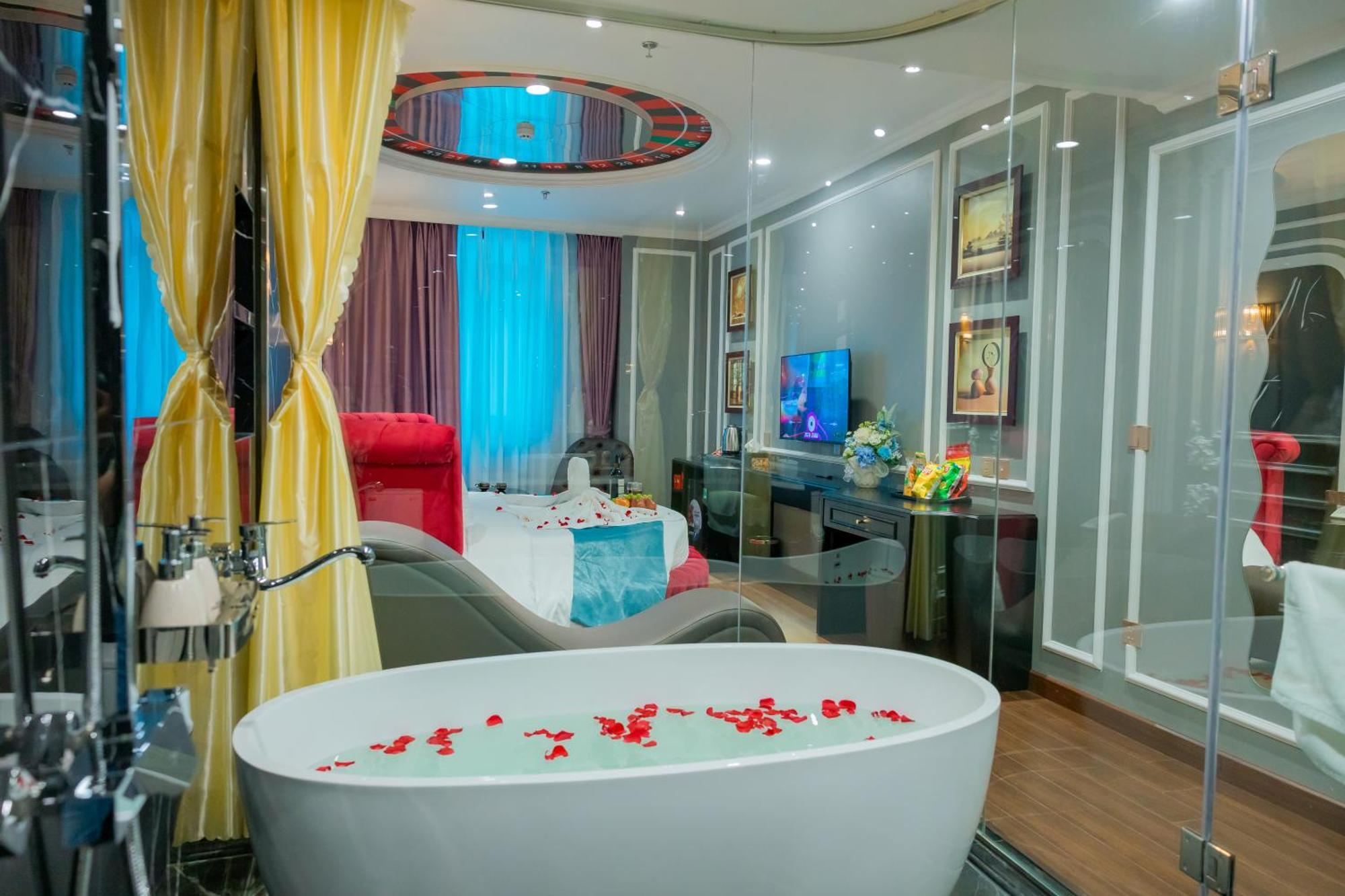 Lotus Aroma Hotel