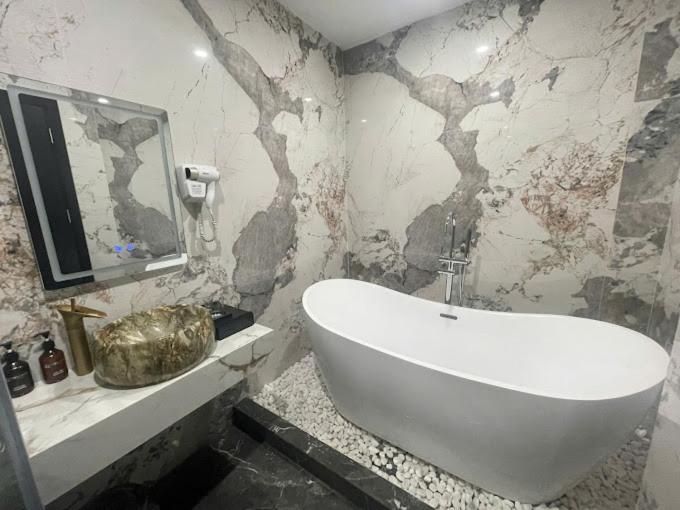 Hotel Romeo Hn - By Bay Luxury
