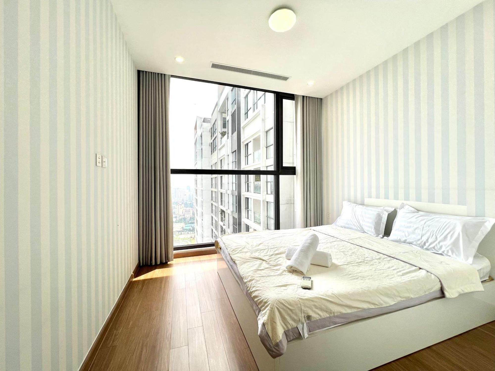 Apartment Luxury Vinhomes Skylake *