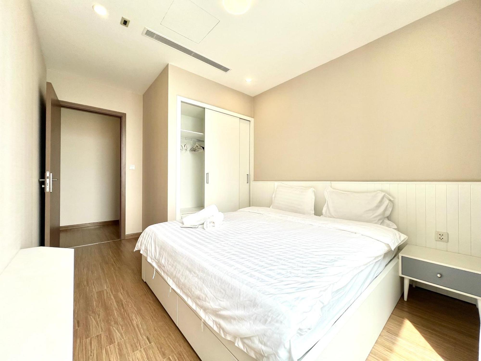 Apartment Luxury Vinhomes Skylake *