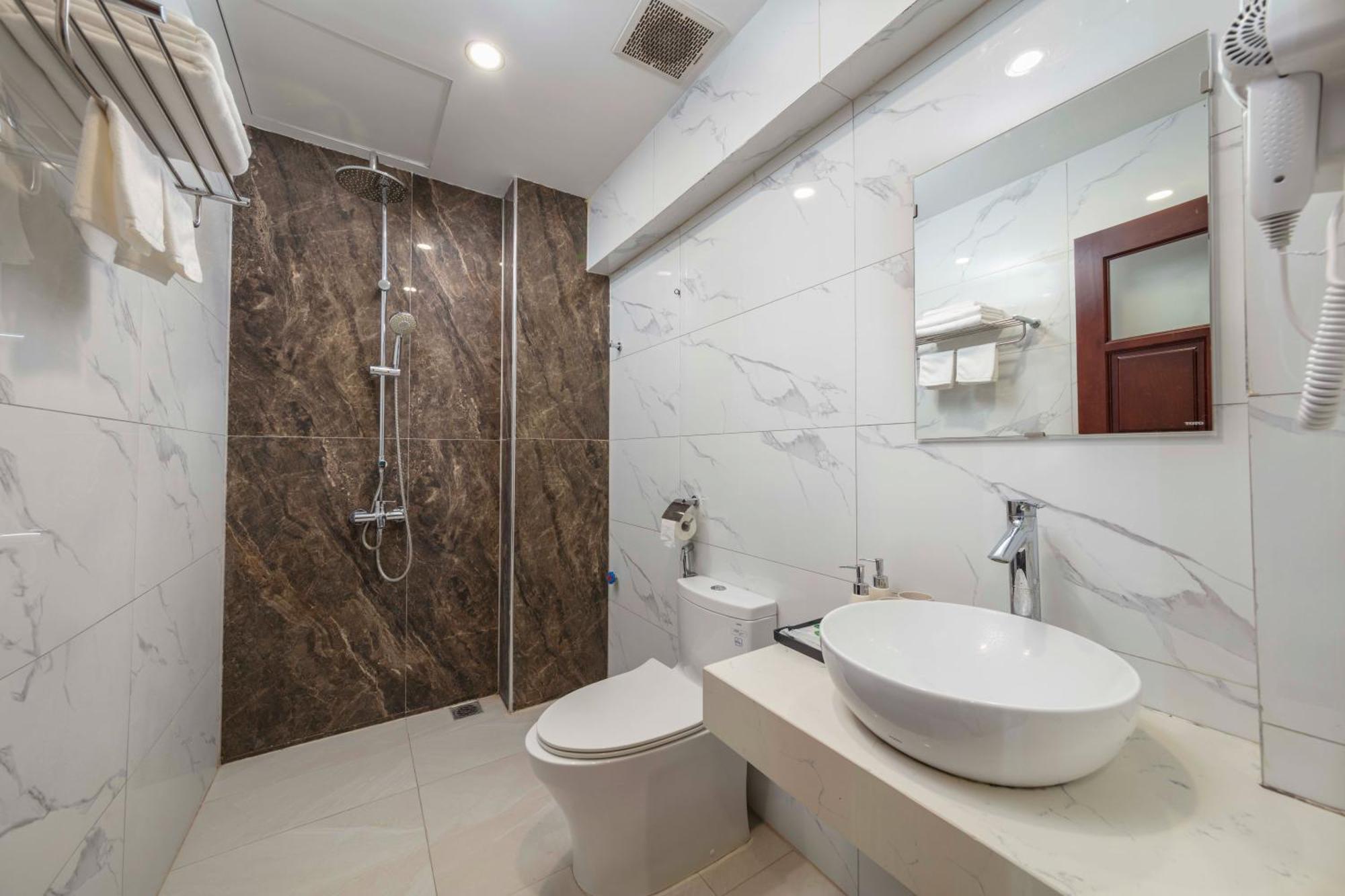 Infinity & Travel 3* Hanoi