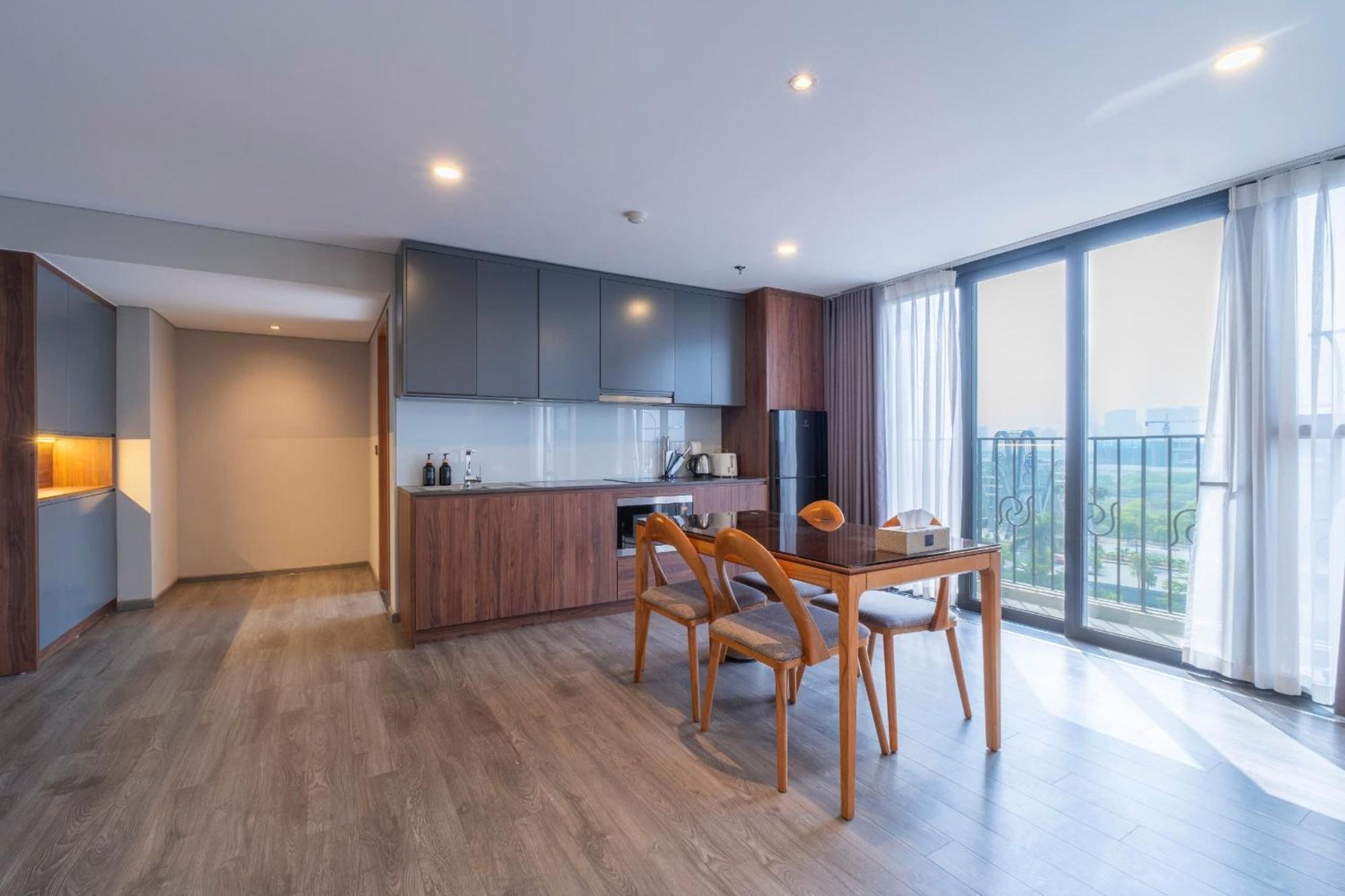 Pentstudio_5stars_westlake_luxury * Hanoi