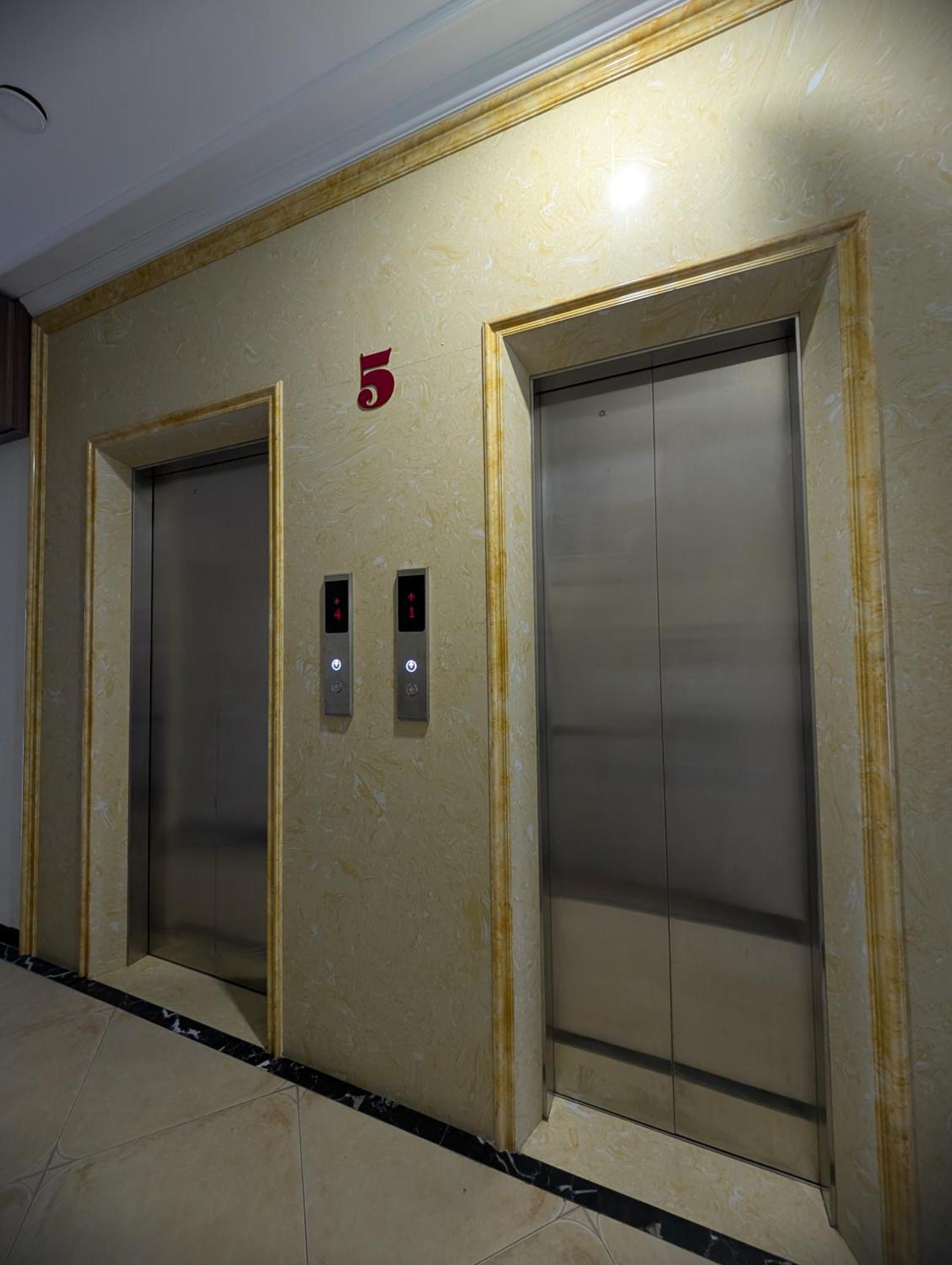 Era 158 Nguyen Khanh Toan Aparthotel Hanoi