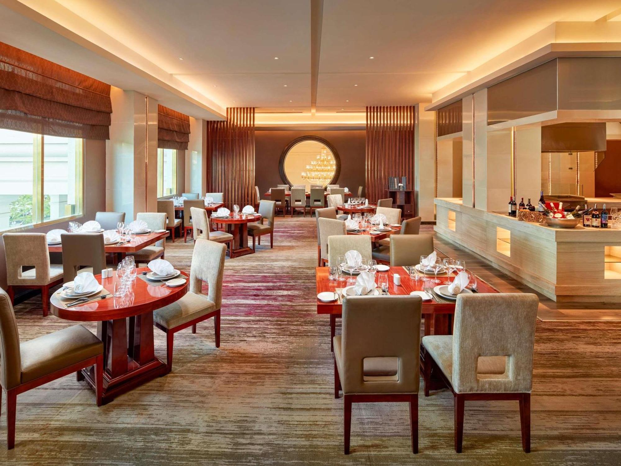 Moevenpick Centre 5* Hanói