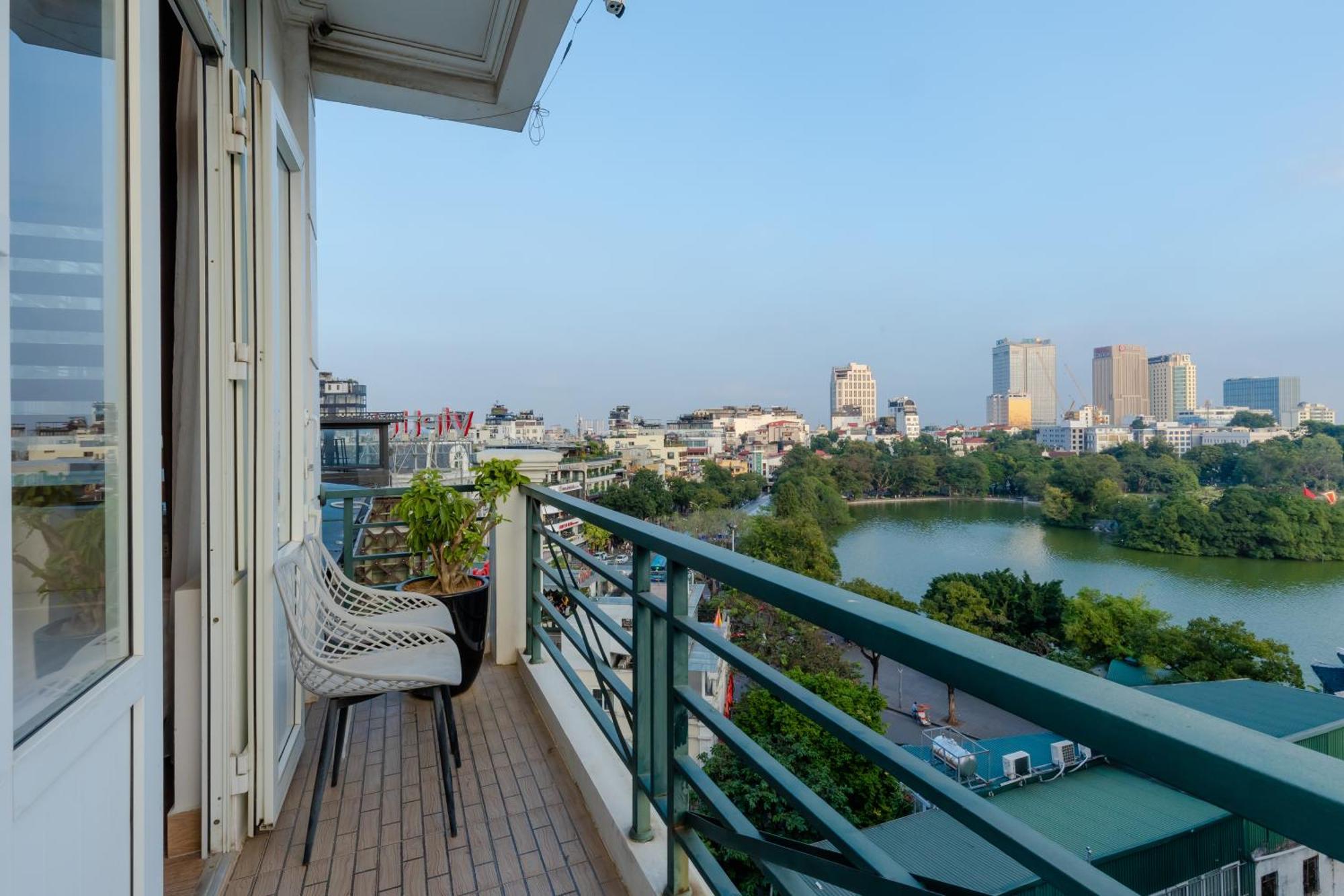 Morning Hoan Kiem View Hà Nội