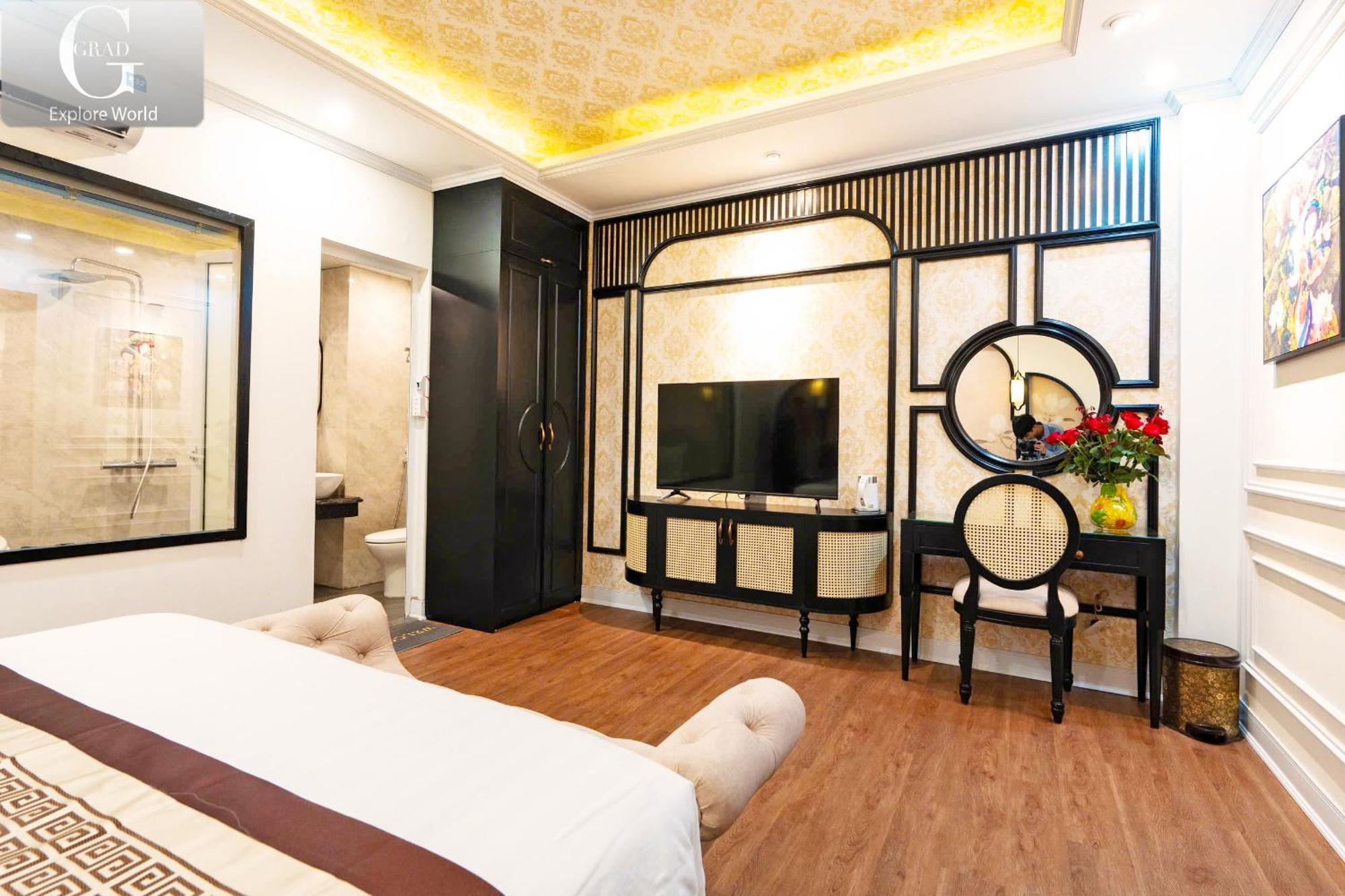 Queen Luxury * Hanoi