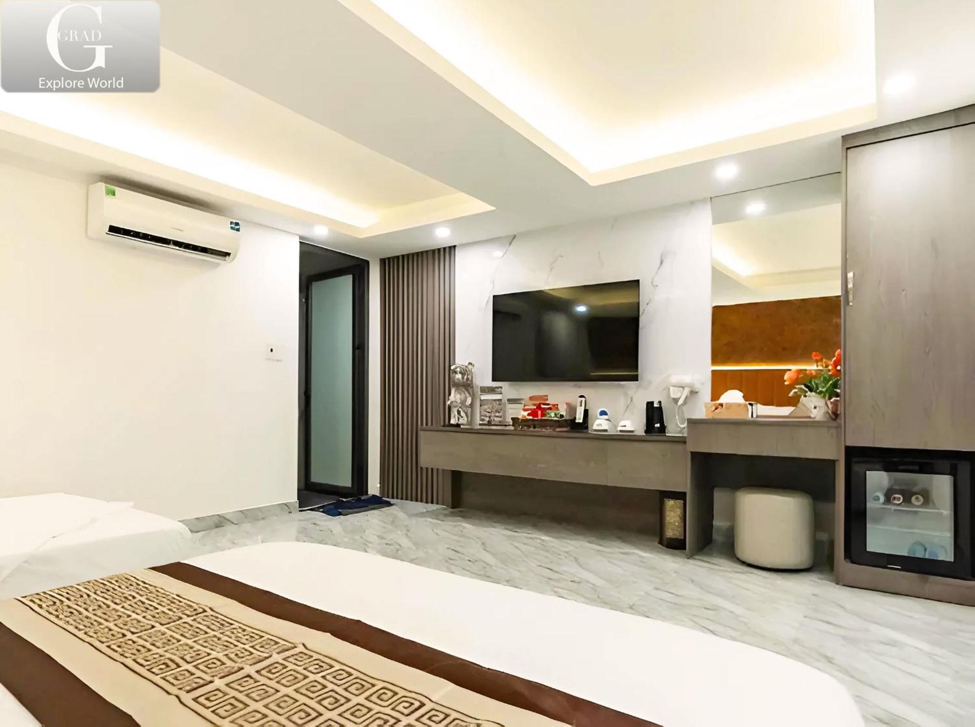 Hotel Queen Luxury