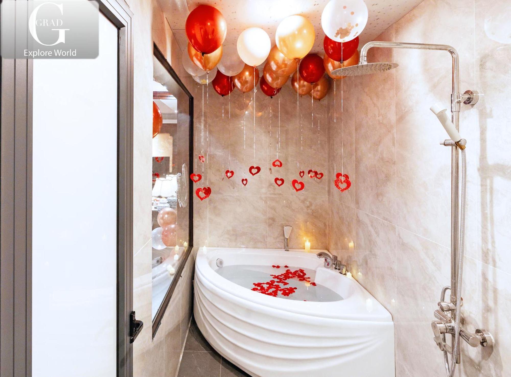 Queen Luxury Hotel *