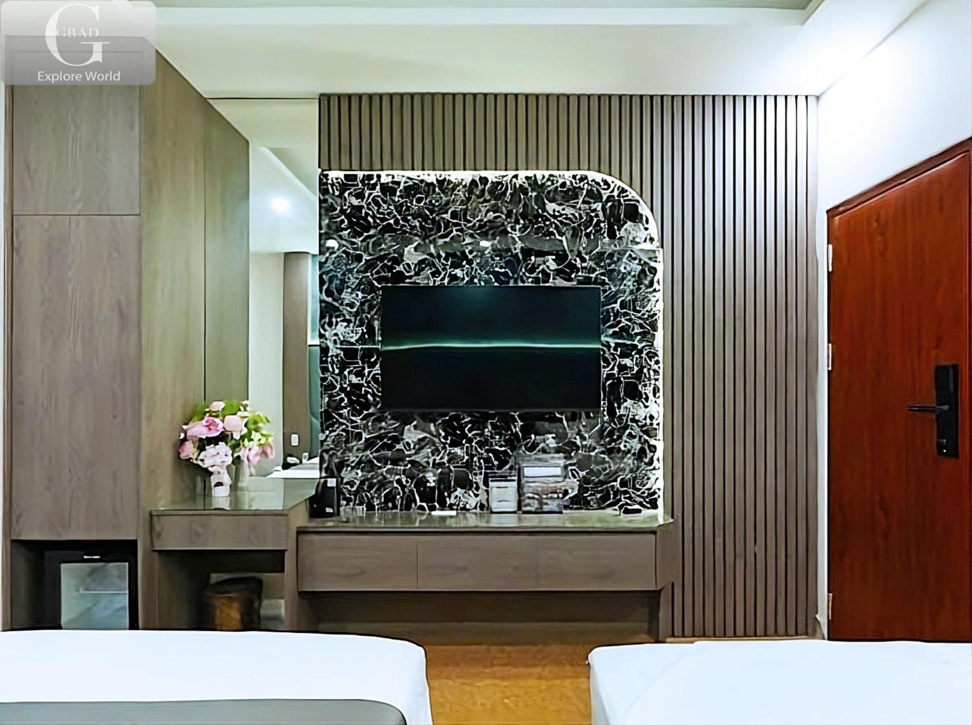 Queen Luxury *