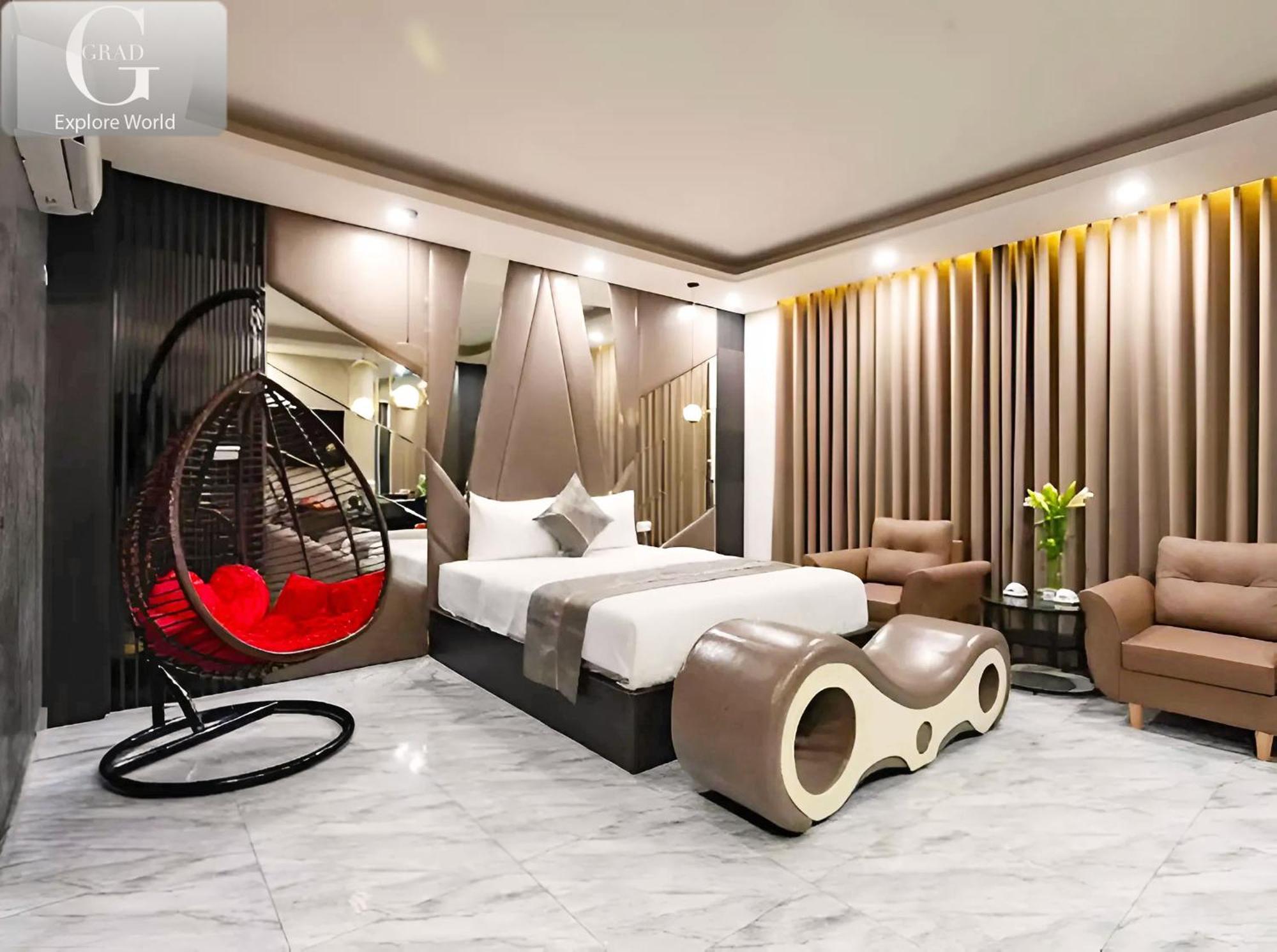 Queen Luxury Hanoi