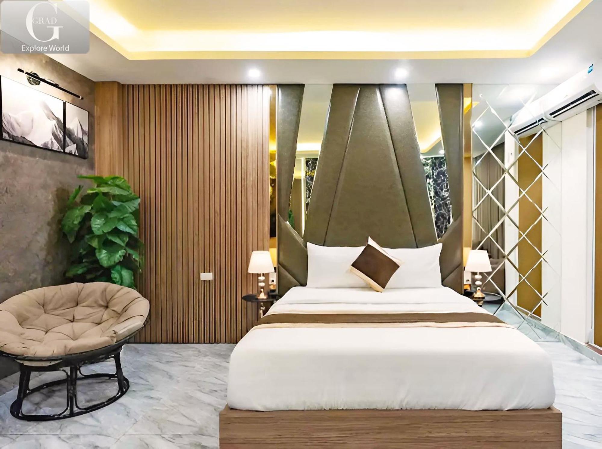 Queen Luxury Hotel