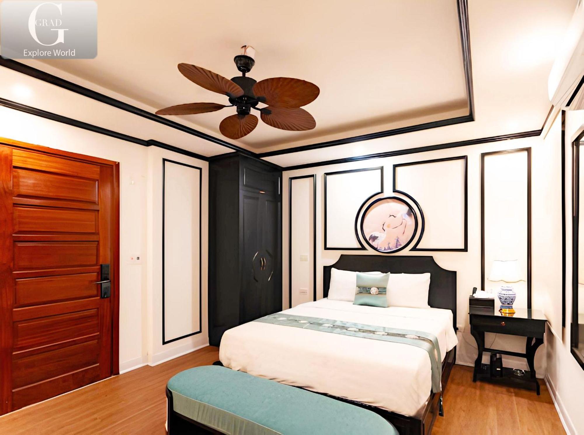 Queen Luxury Hotel *