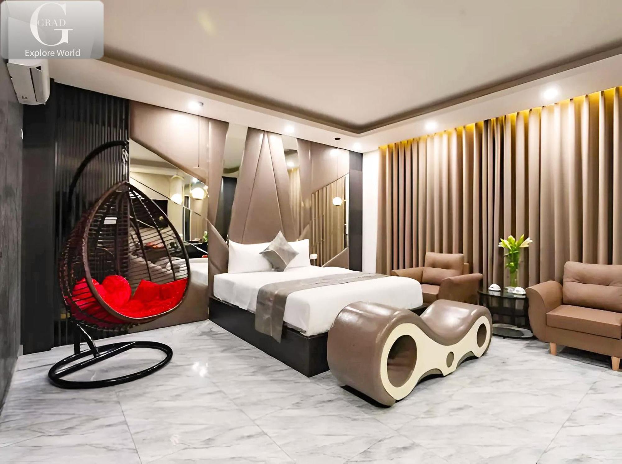 Hotel Queen Luxury *