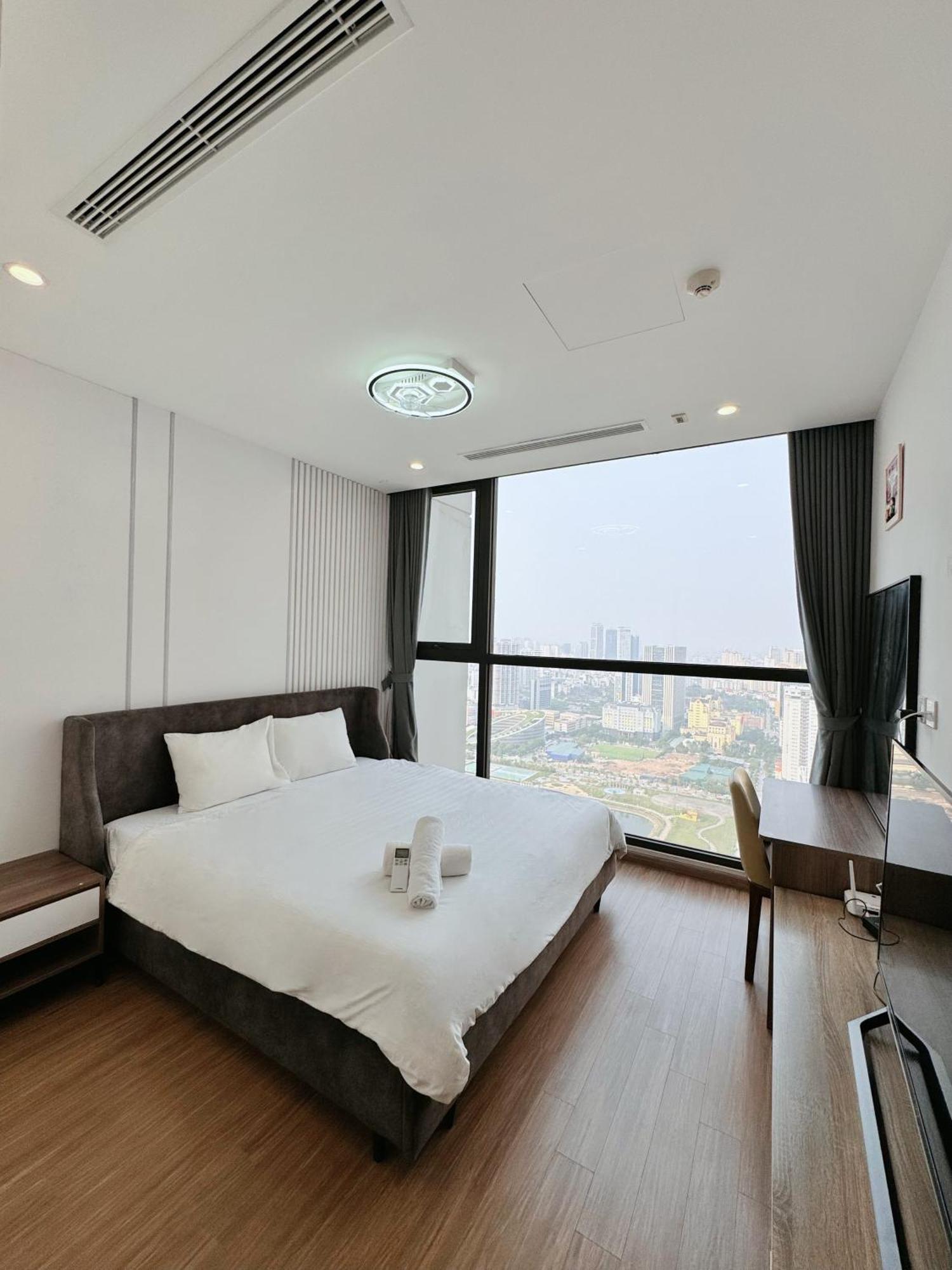 Apartment Vinhomes Sky - Feria Homes