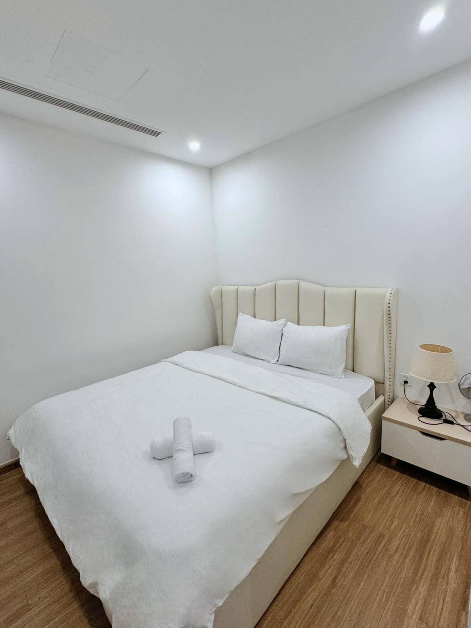 Apartment Vinhomes Sky - Feria Homes *