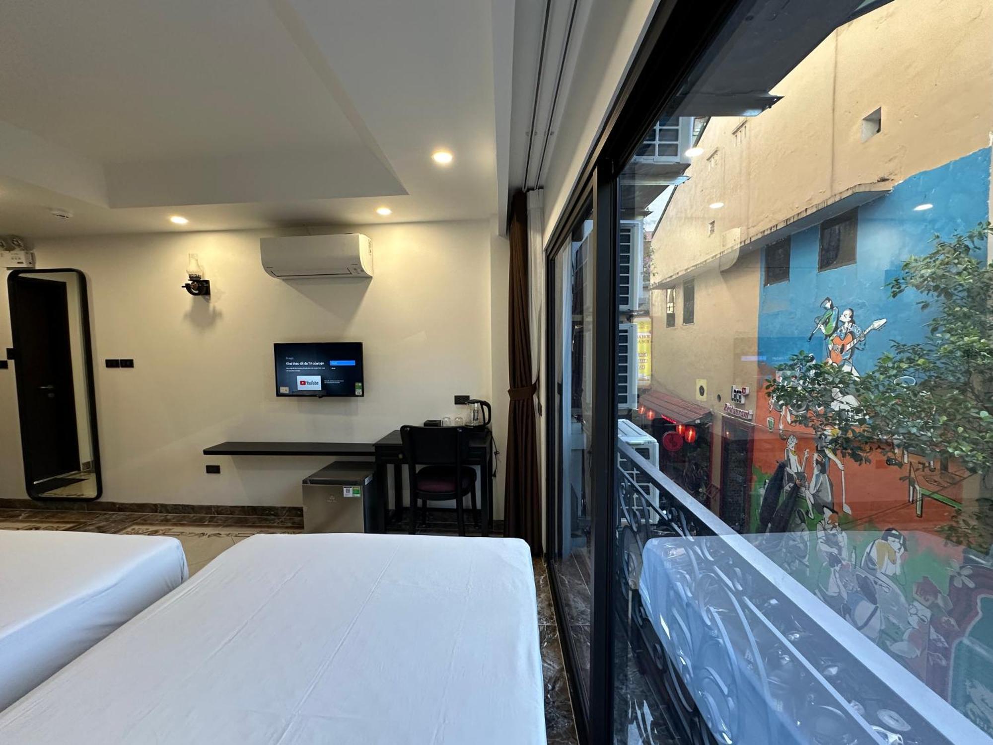 Hotel Bay Luxury & - No 1 Ngo Huyen Hanoi