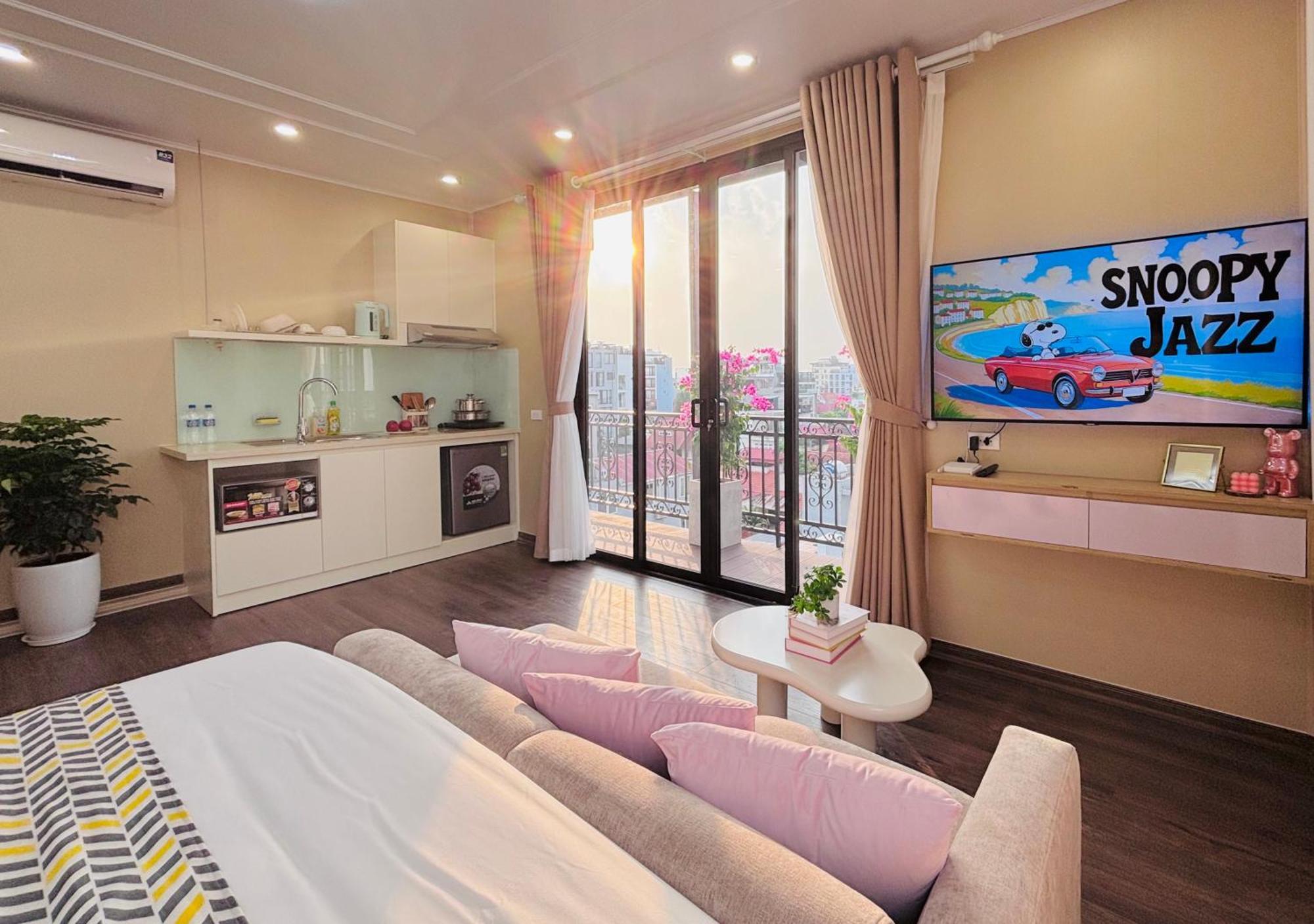 T98 Westlake Quang An - Tay Ho Center Garden View Studio!