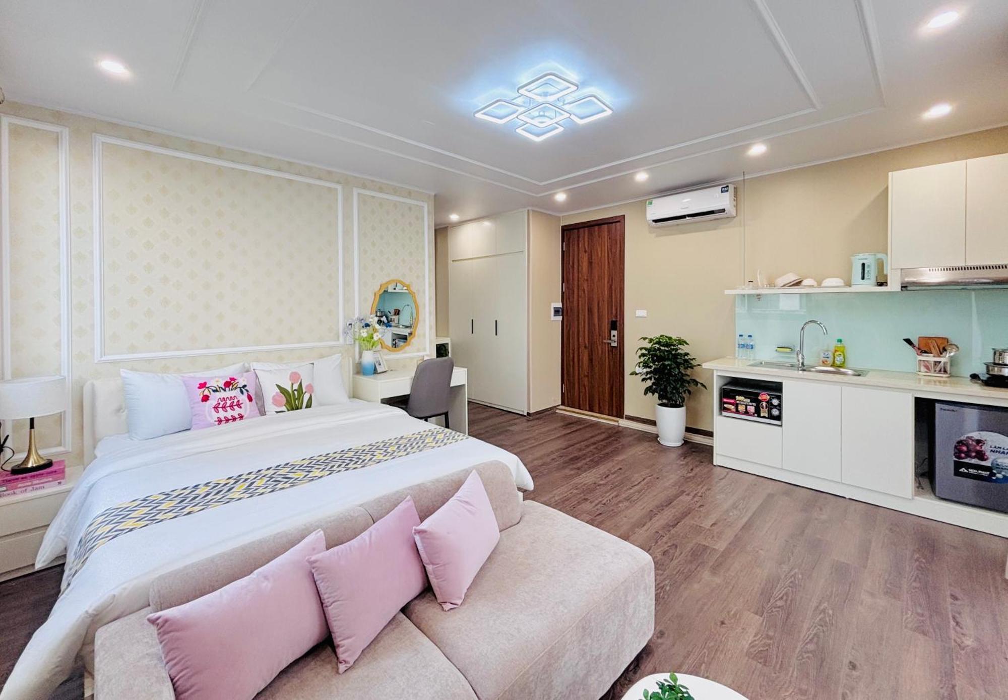 Apartment T98 Westlake Quang An - Tay Ho Center Garden View Studio! Hanoi
